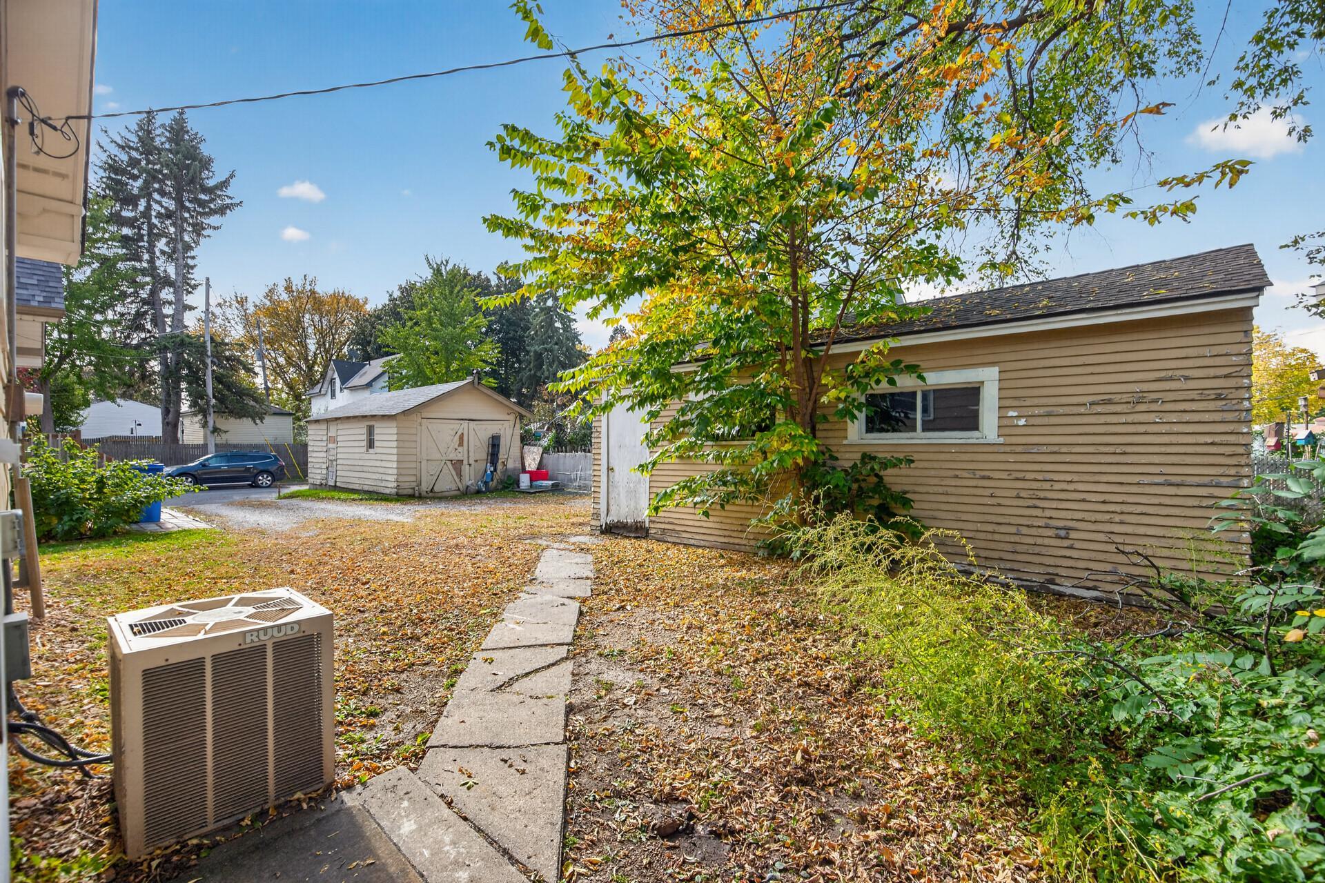 main property photo 40