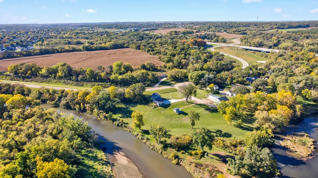 main property photo 40