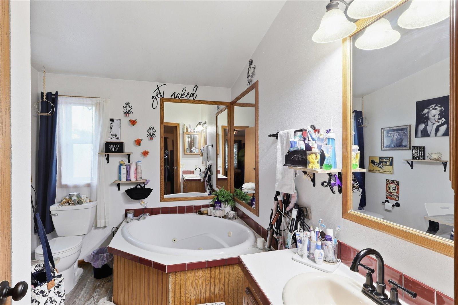 main property photo 23
