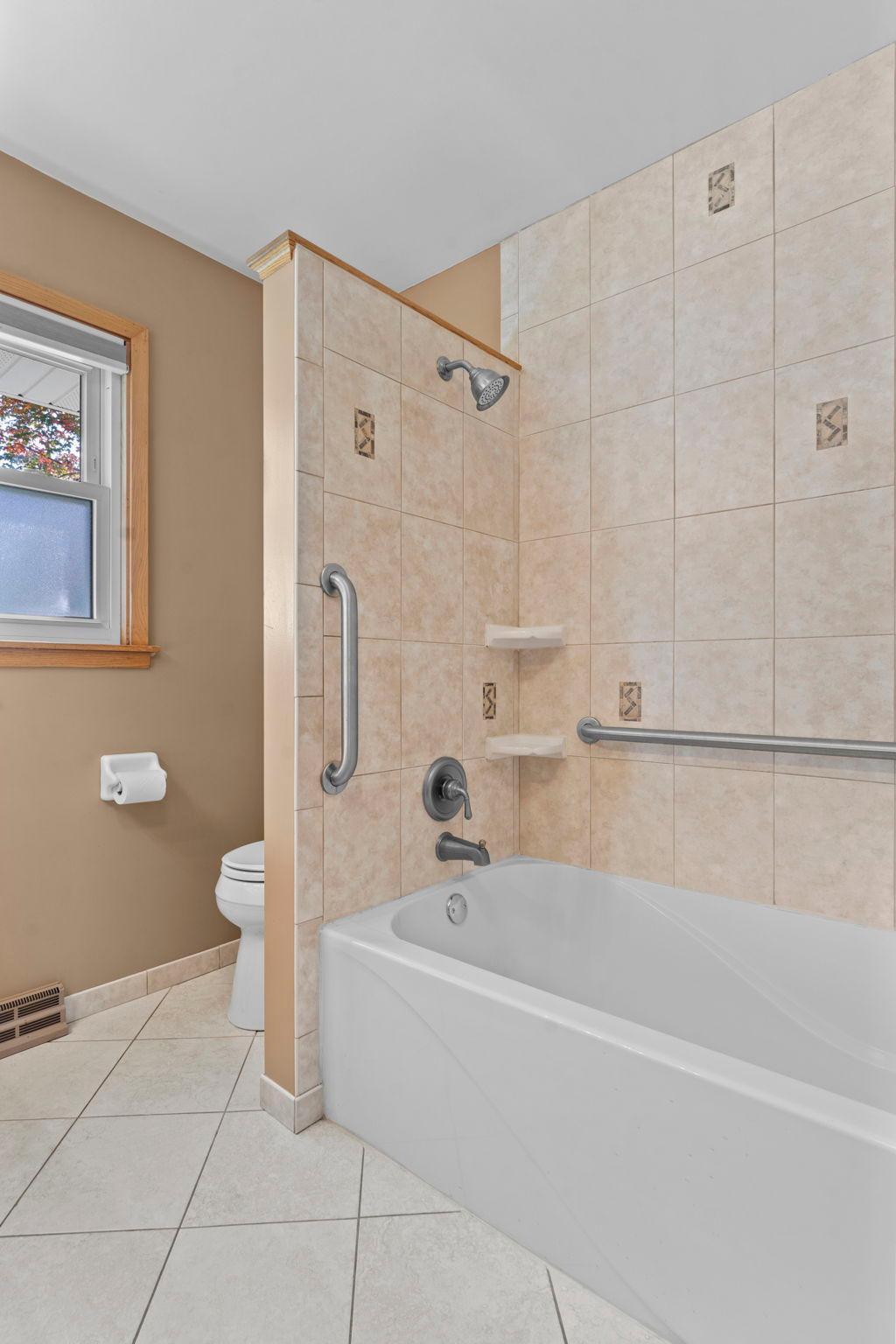 main property photo 14
