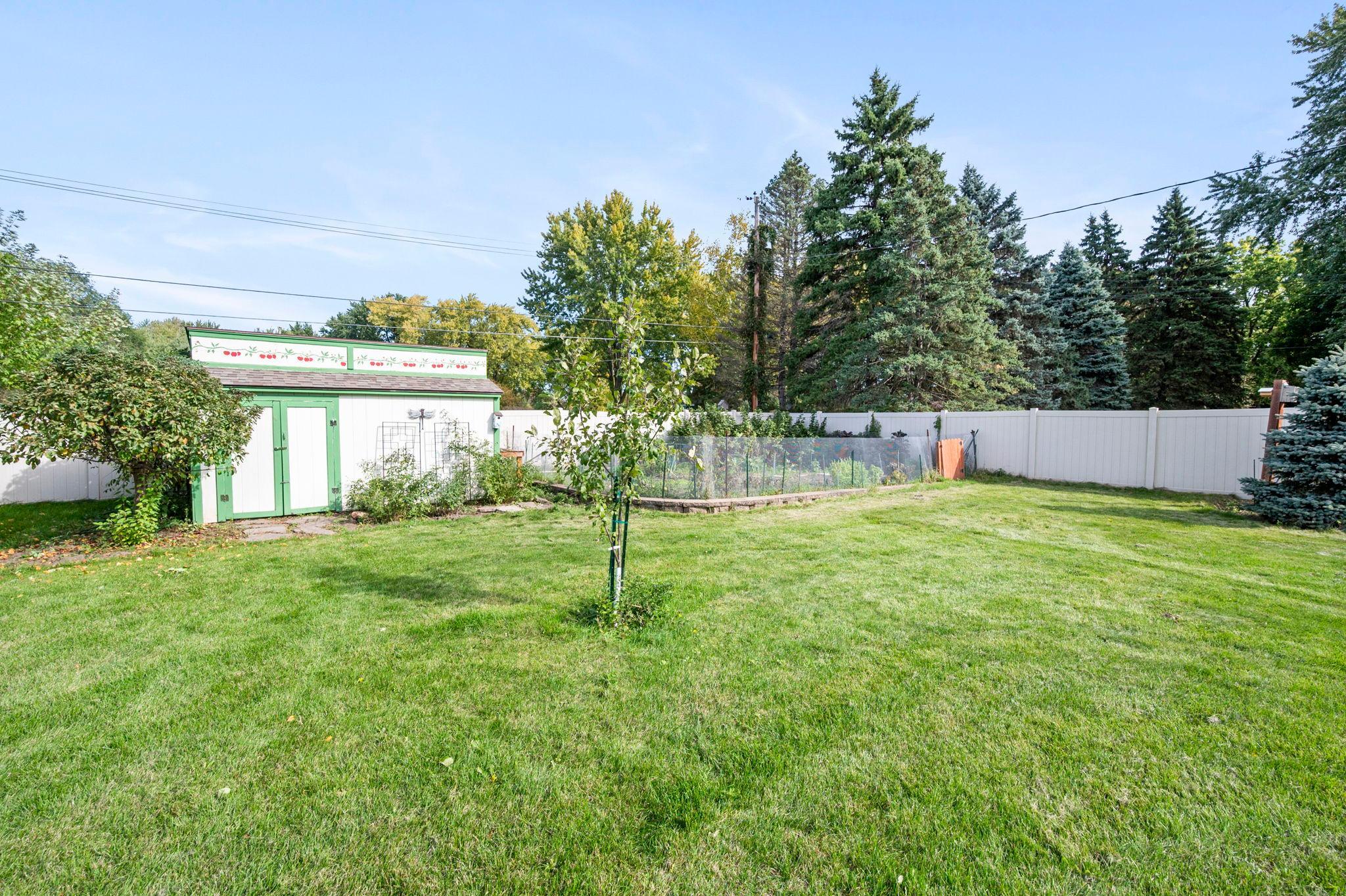 main property photo 40