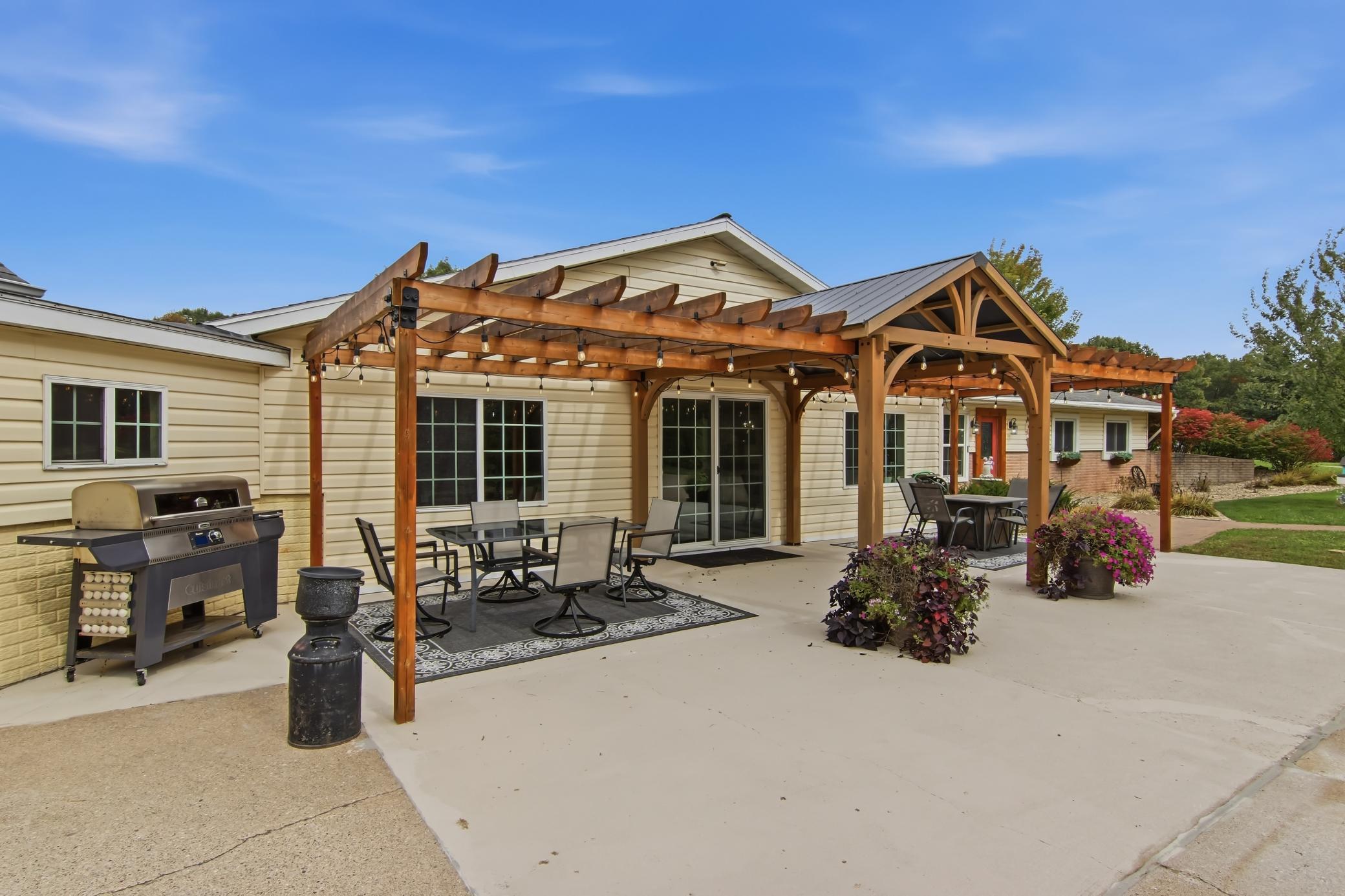 main property photo 33