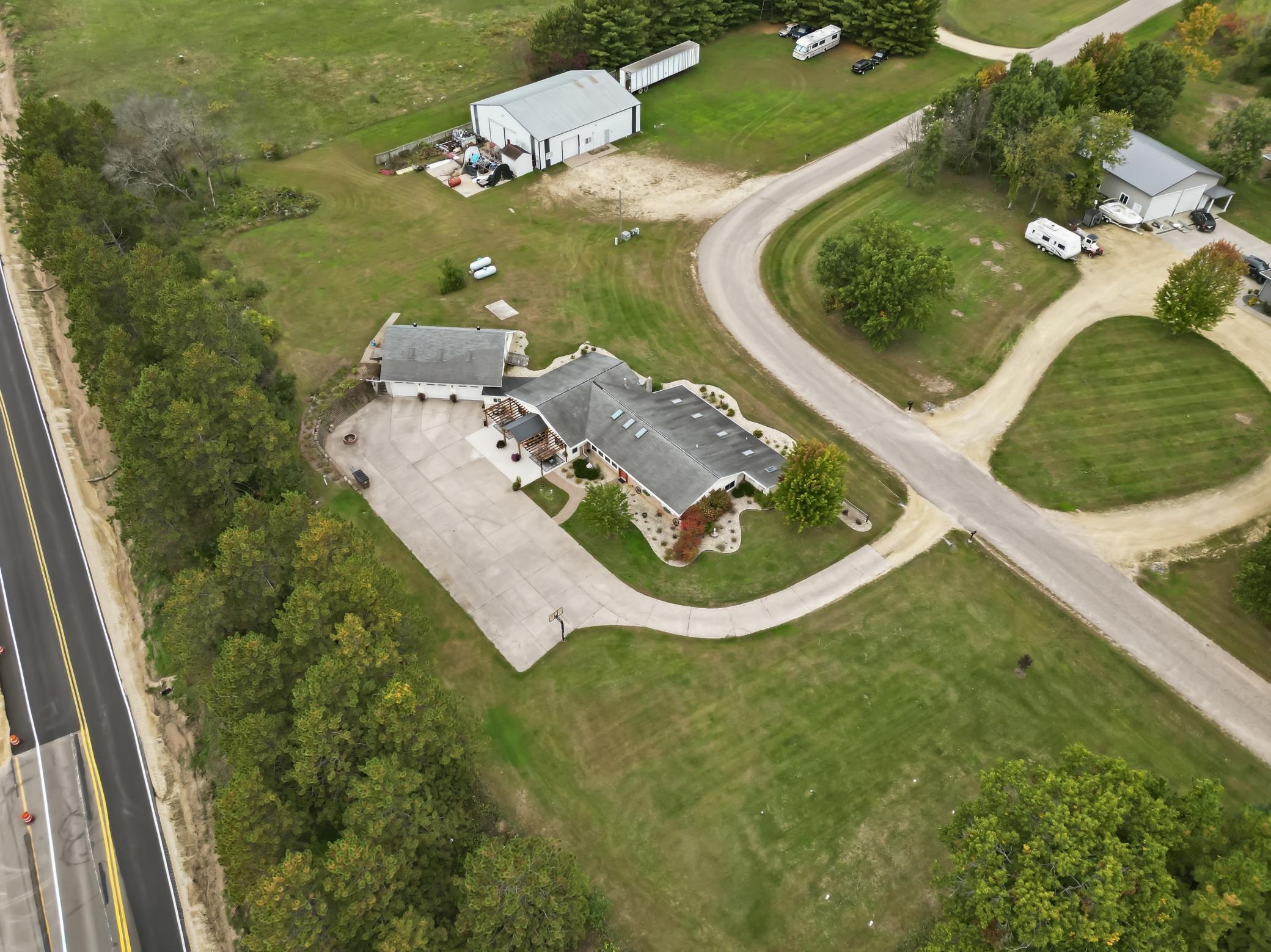 main property photo 45
