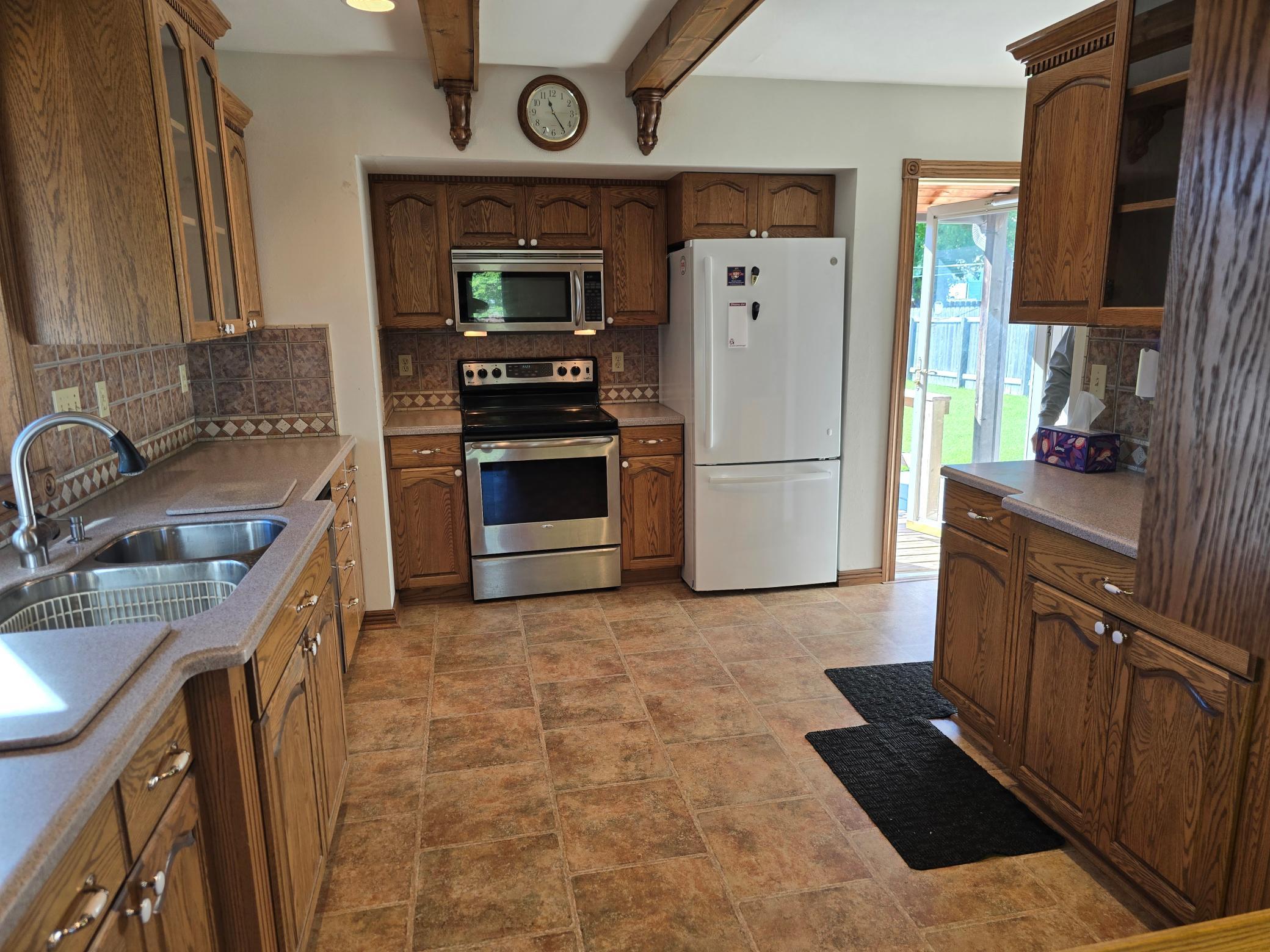 main property photo 8