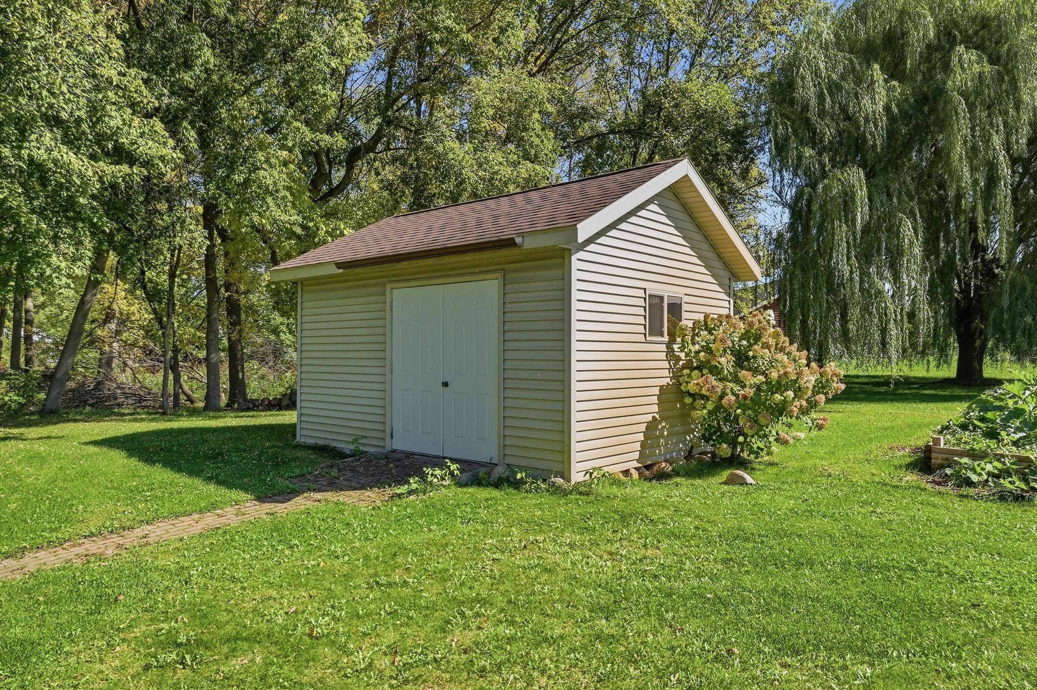 main property photo 37