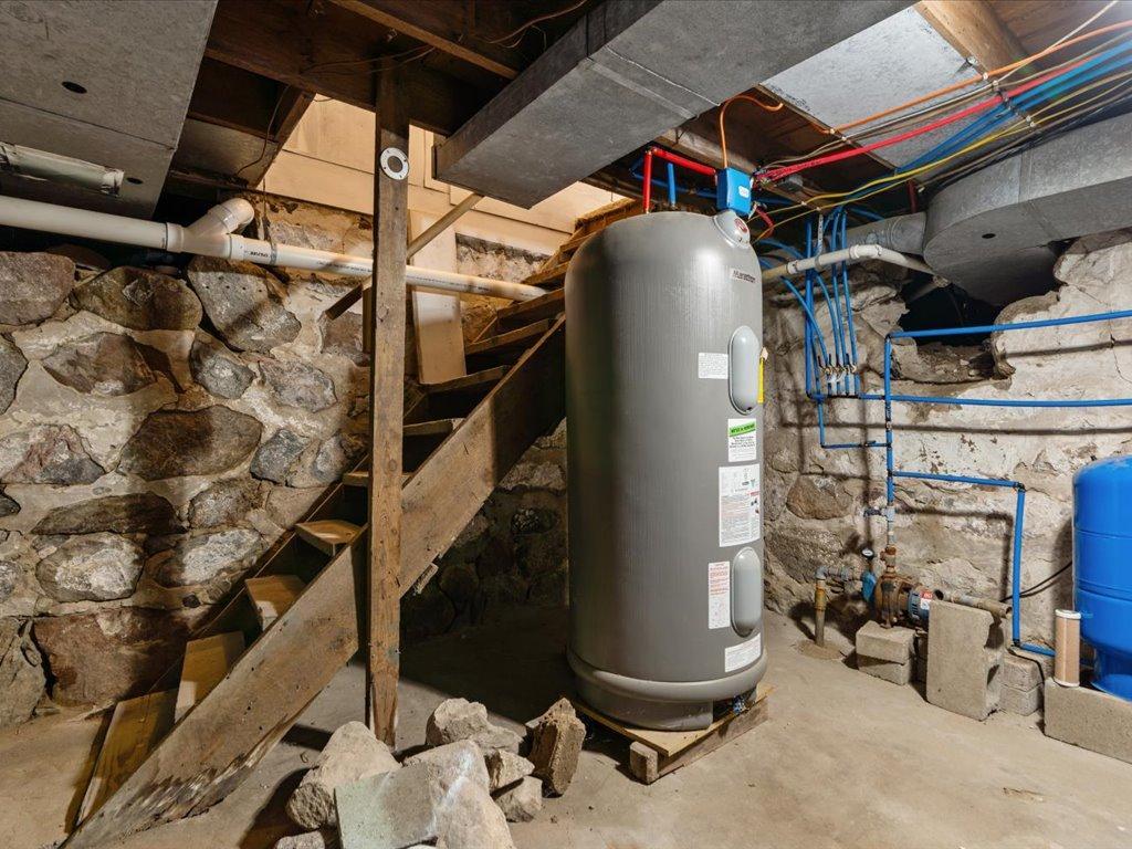 main property photo 25