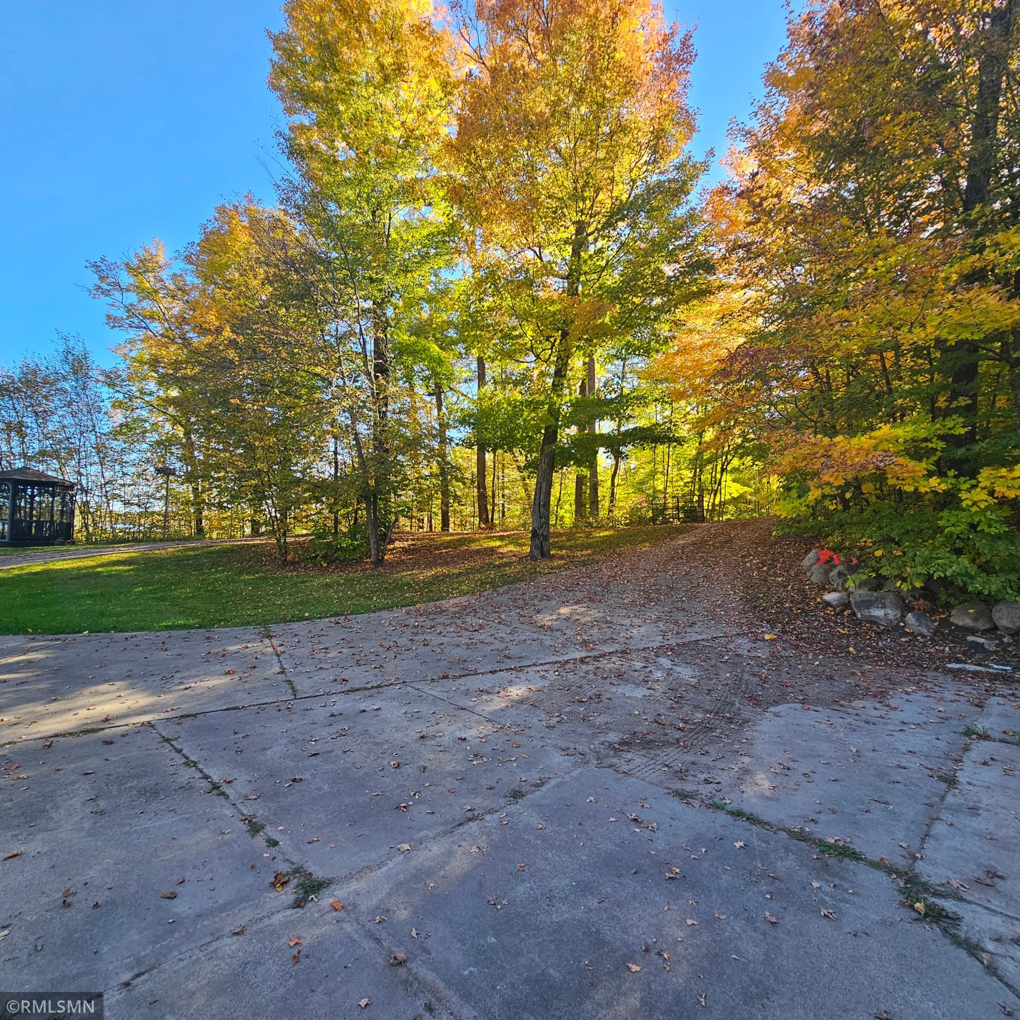 main property photo 10