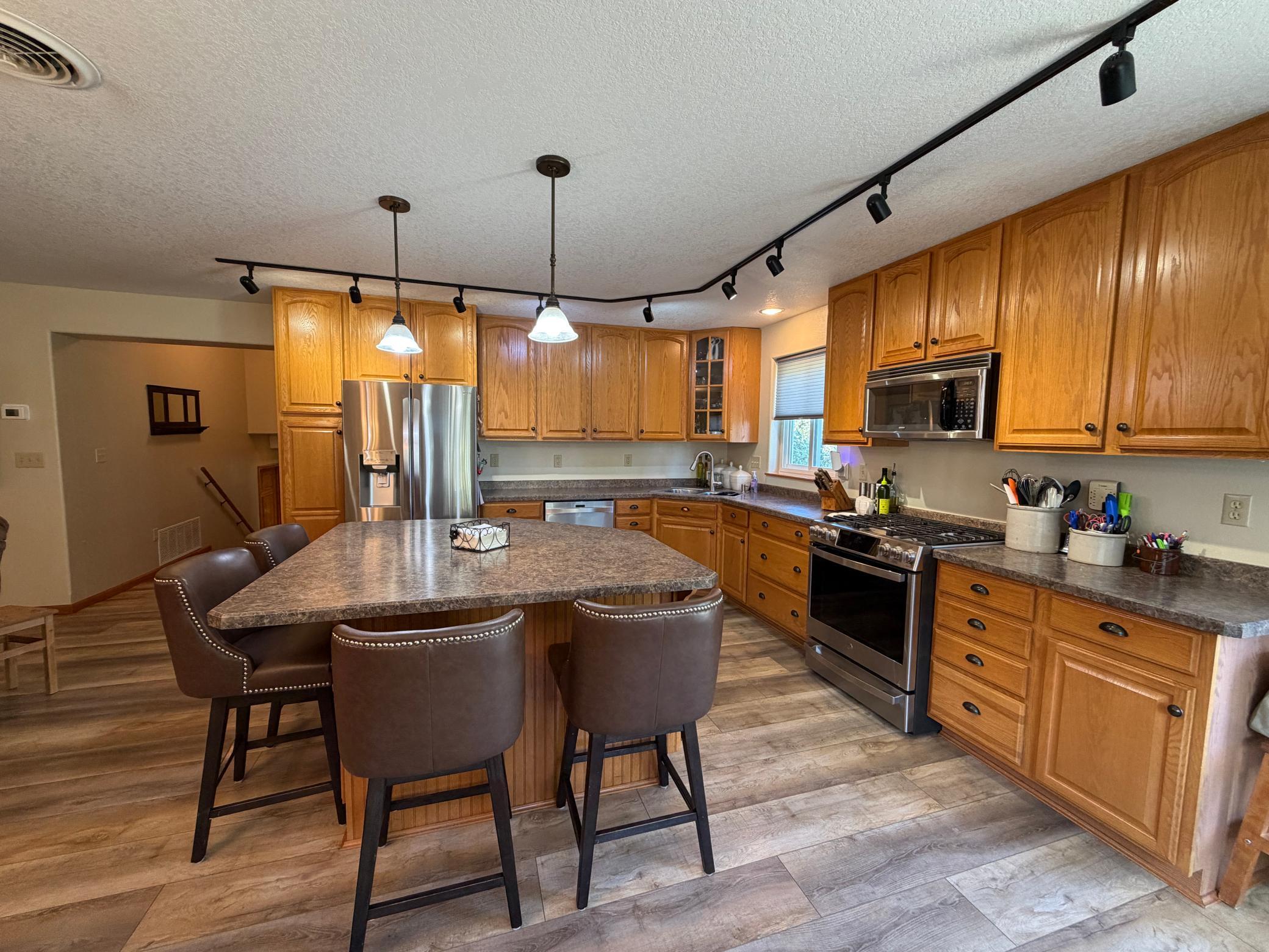 main property photo 25