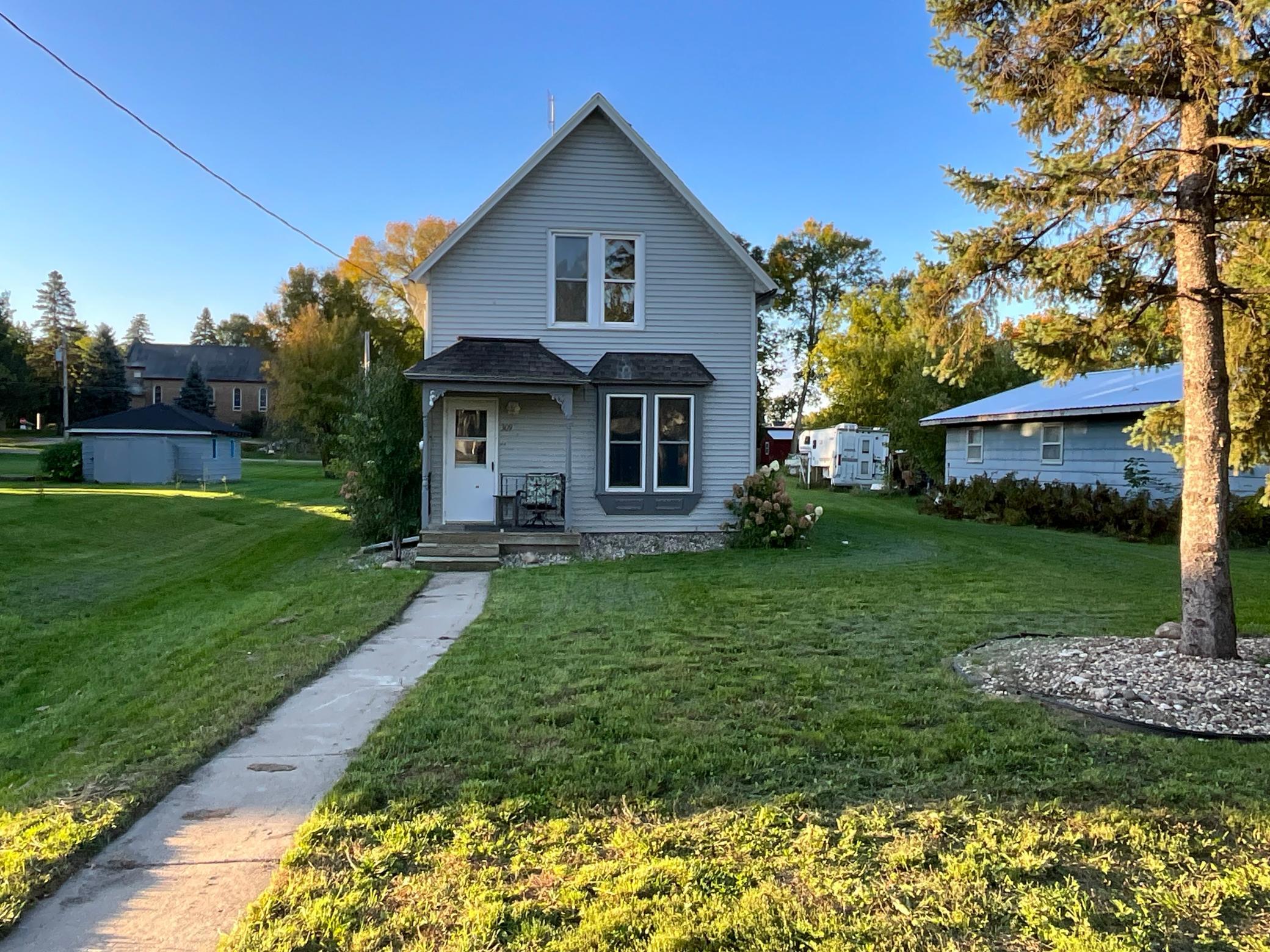 main property photo 18