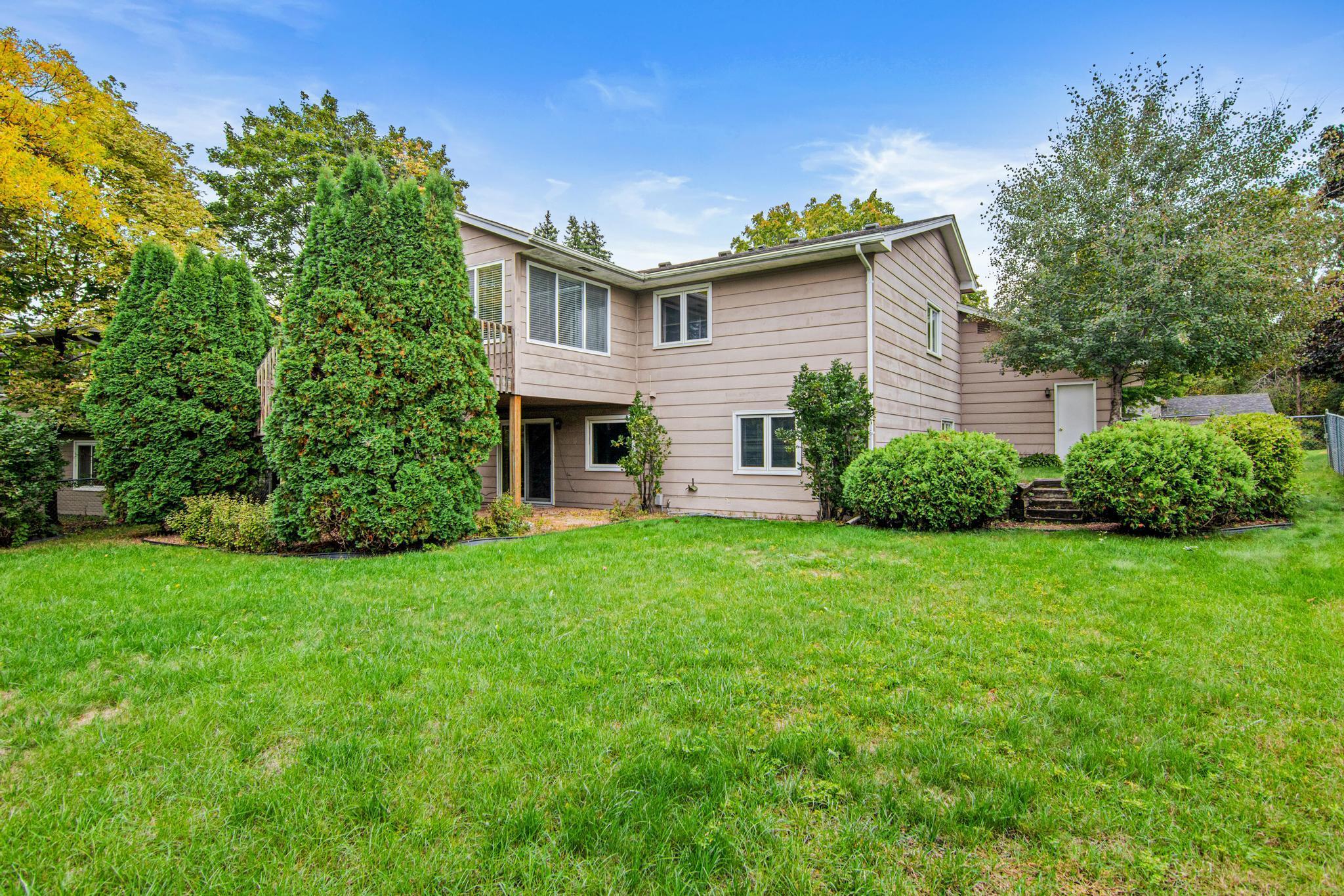 main property photo 28