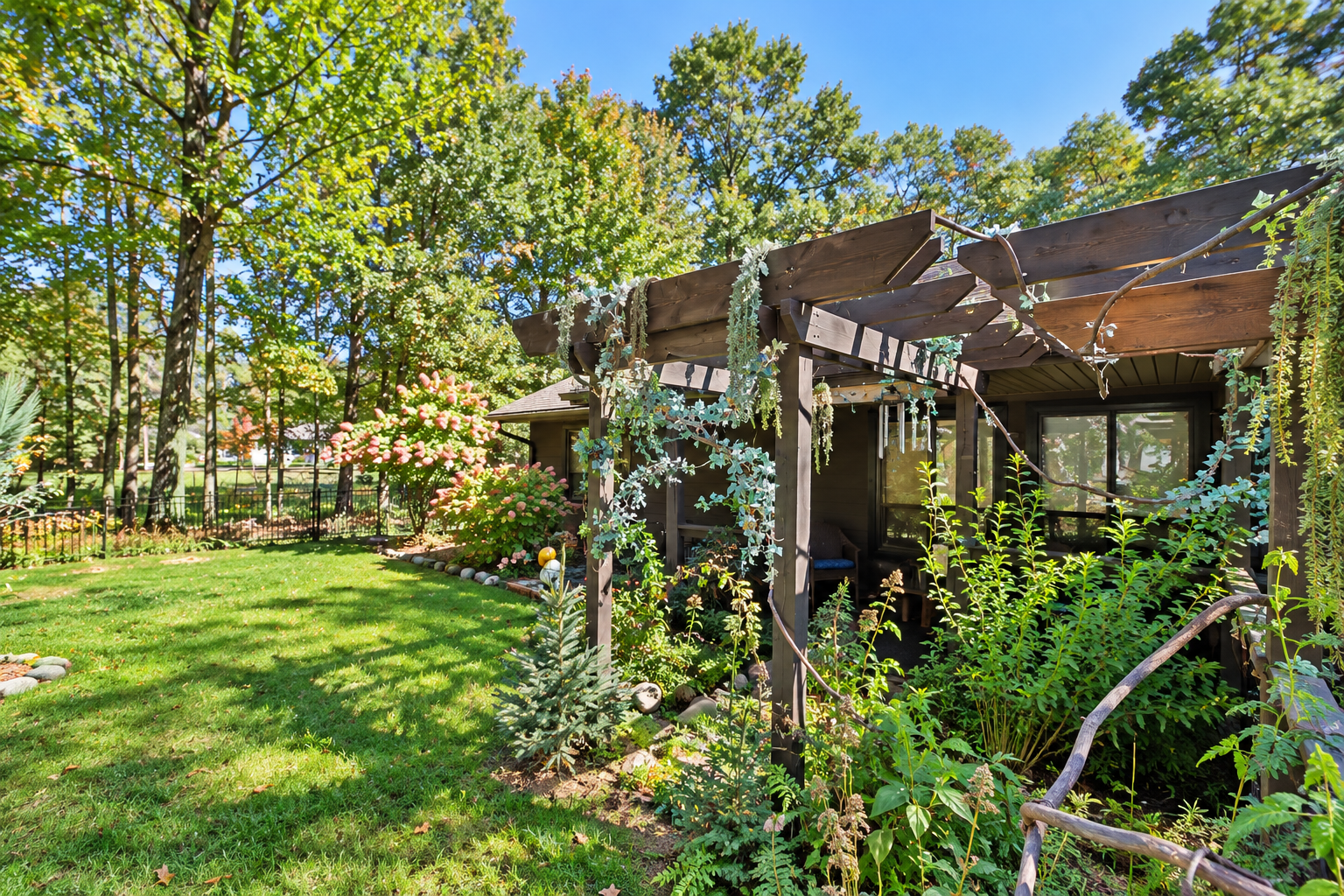 main property photo 40