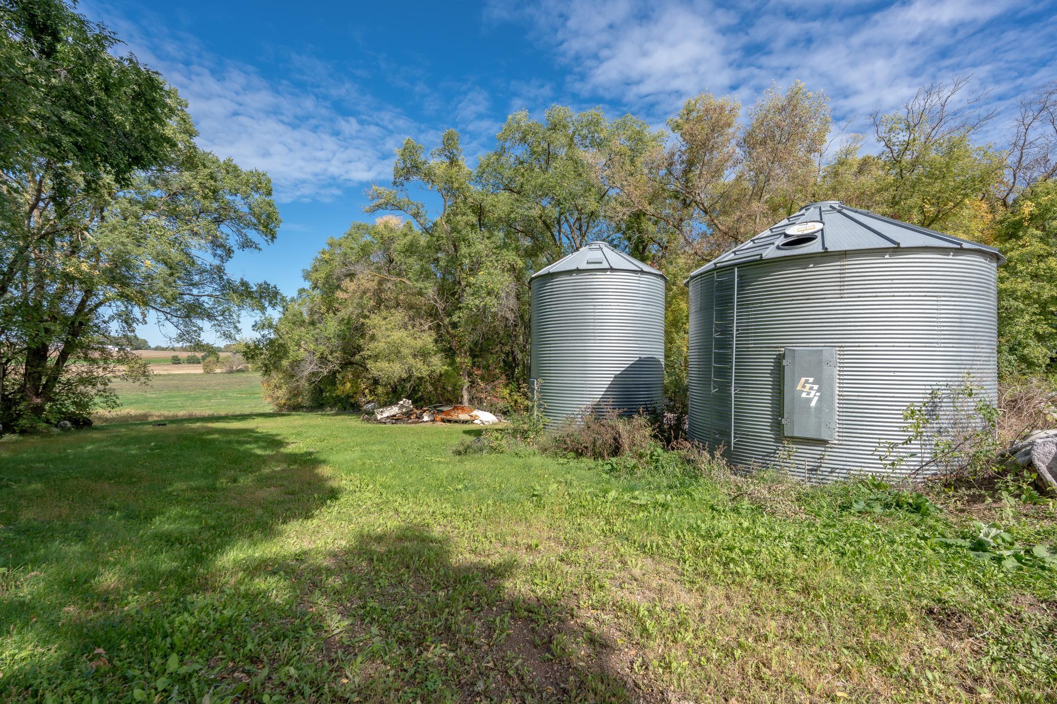 main property photo 36