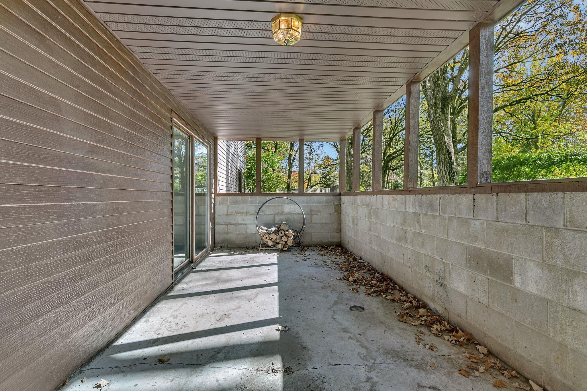 main property photo 34