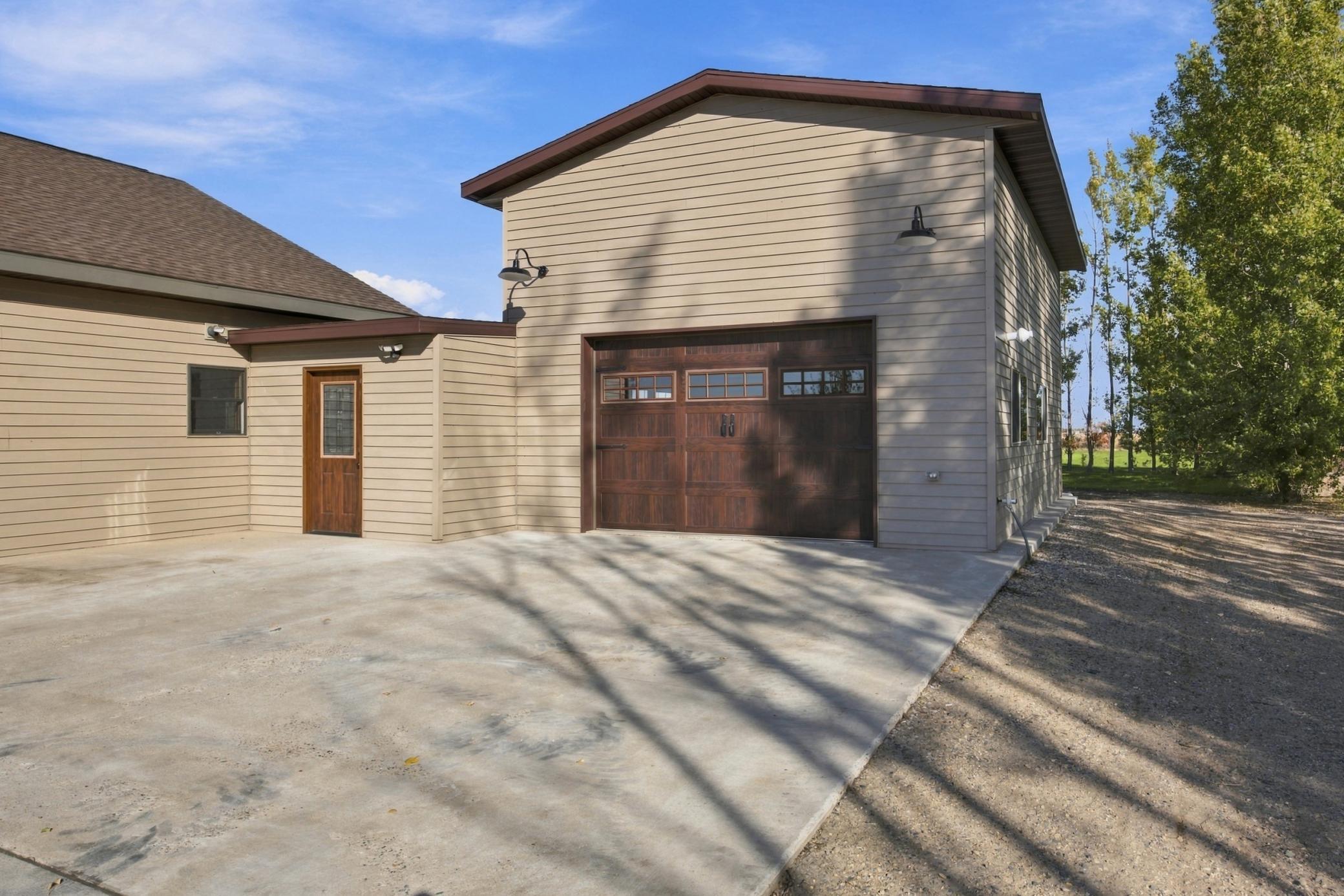 main property photo 59