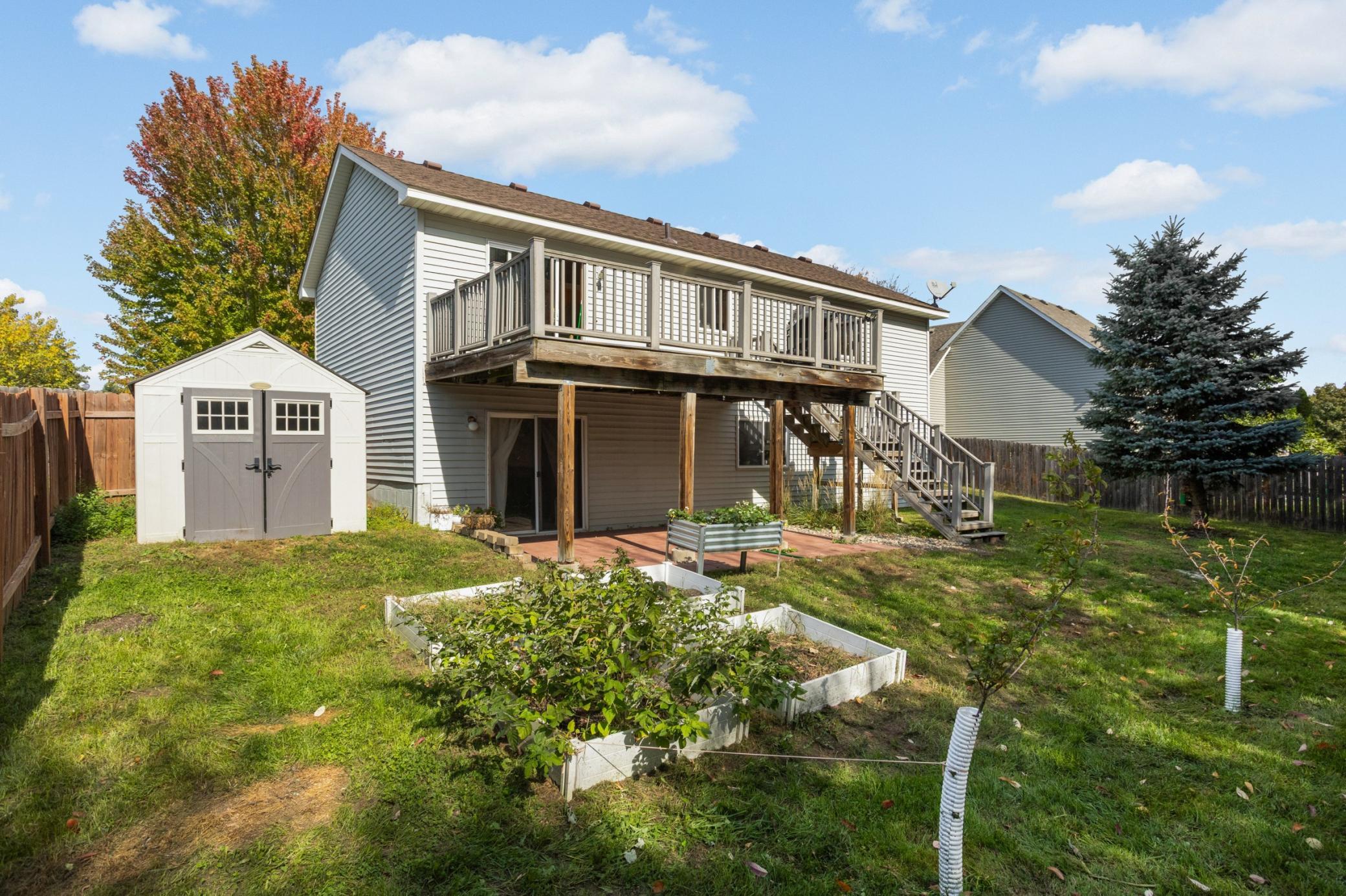 main property photo 32