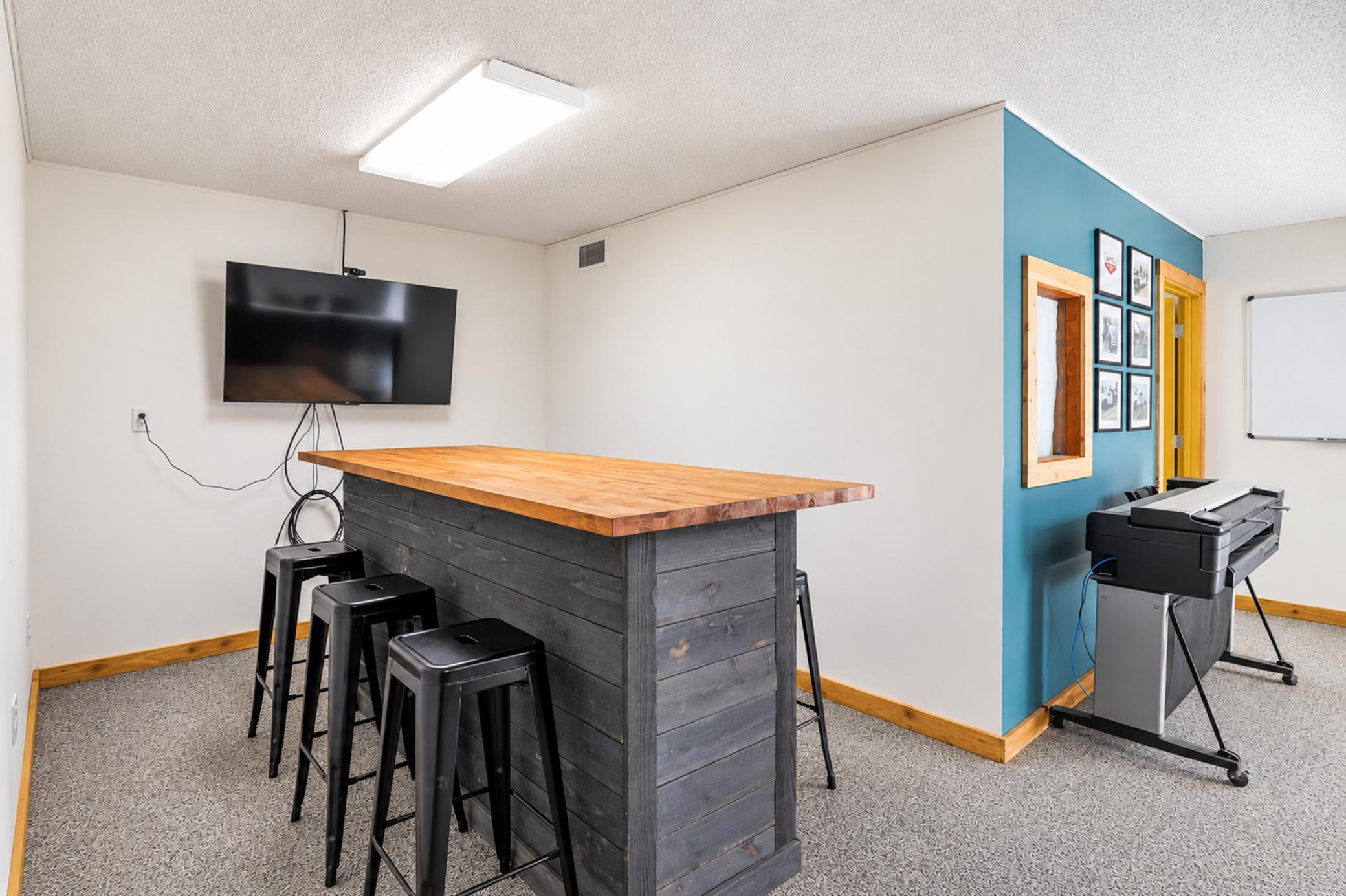 main property photo 13