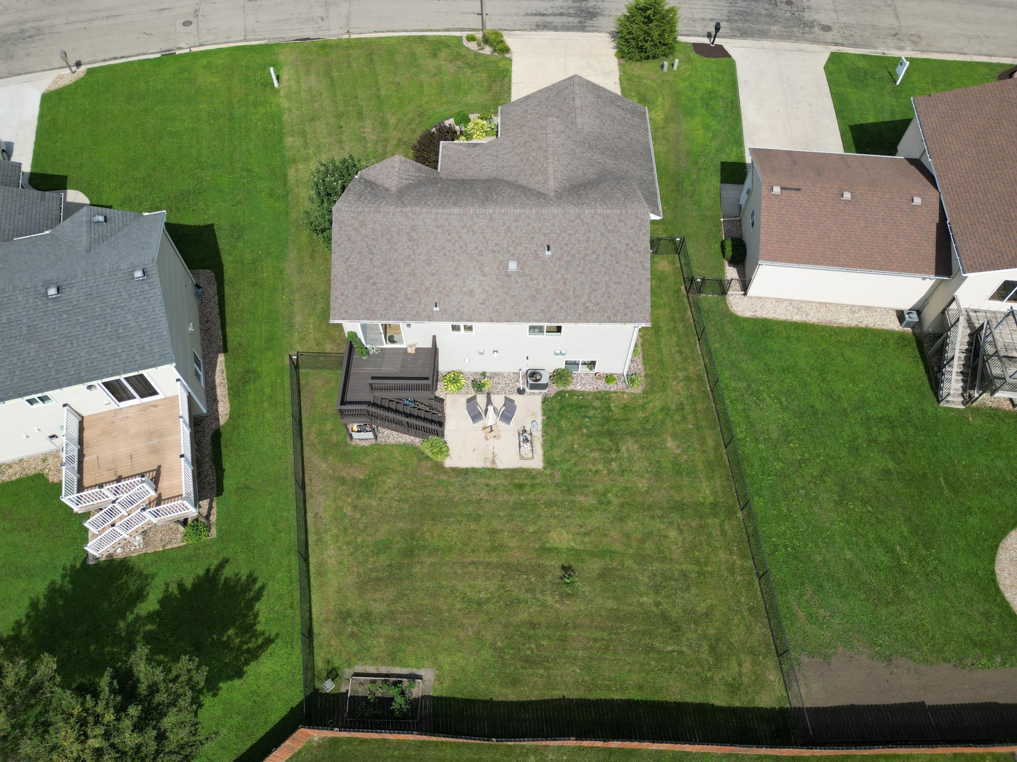 main property photo 18