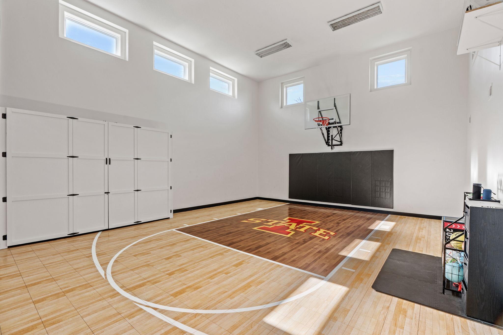 main property photo 45