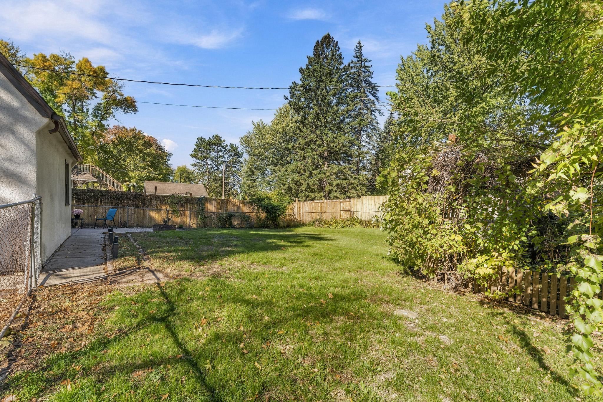 main property photo 28