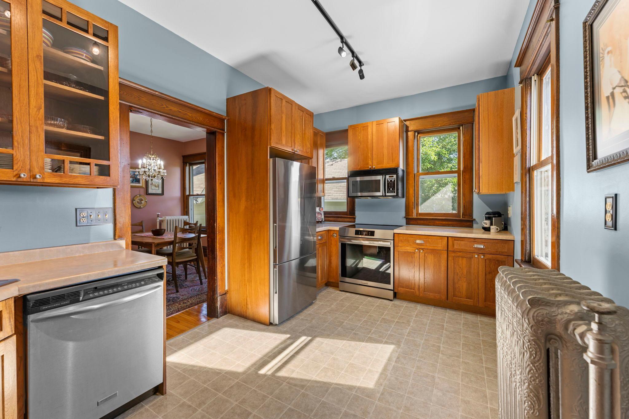 main property photo 14