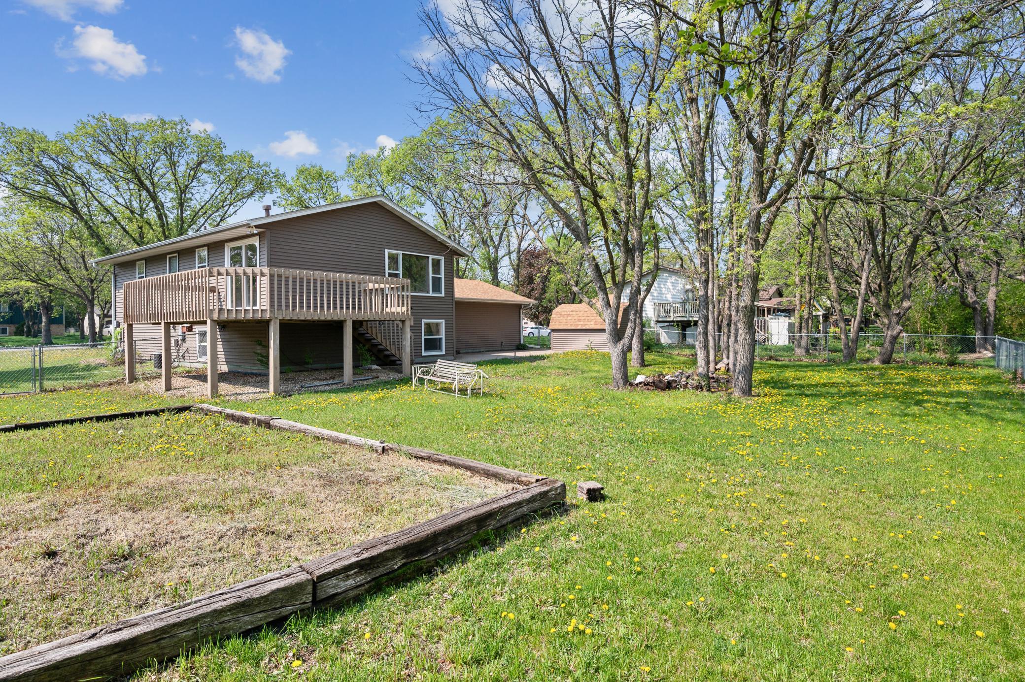 main property photo 32