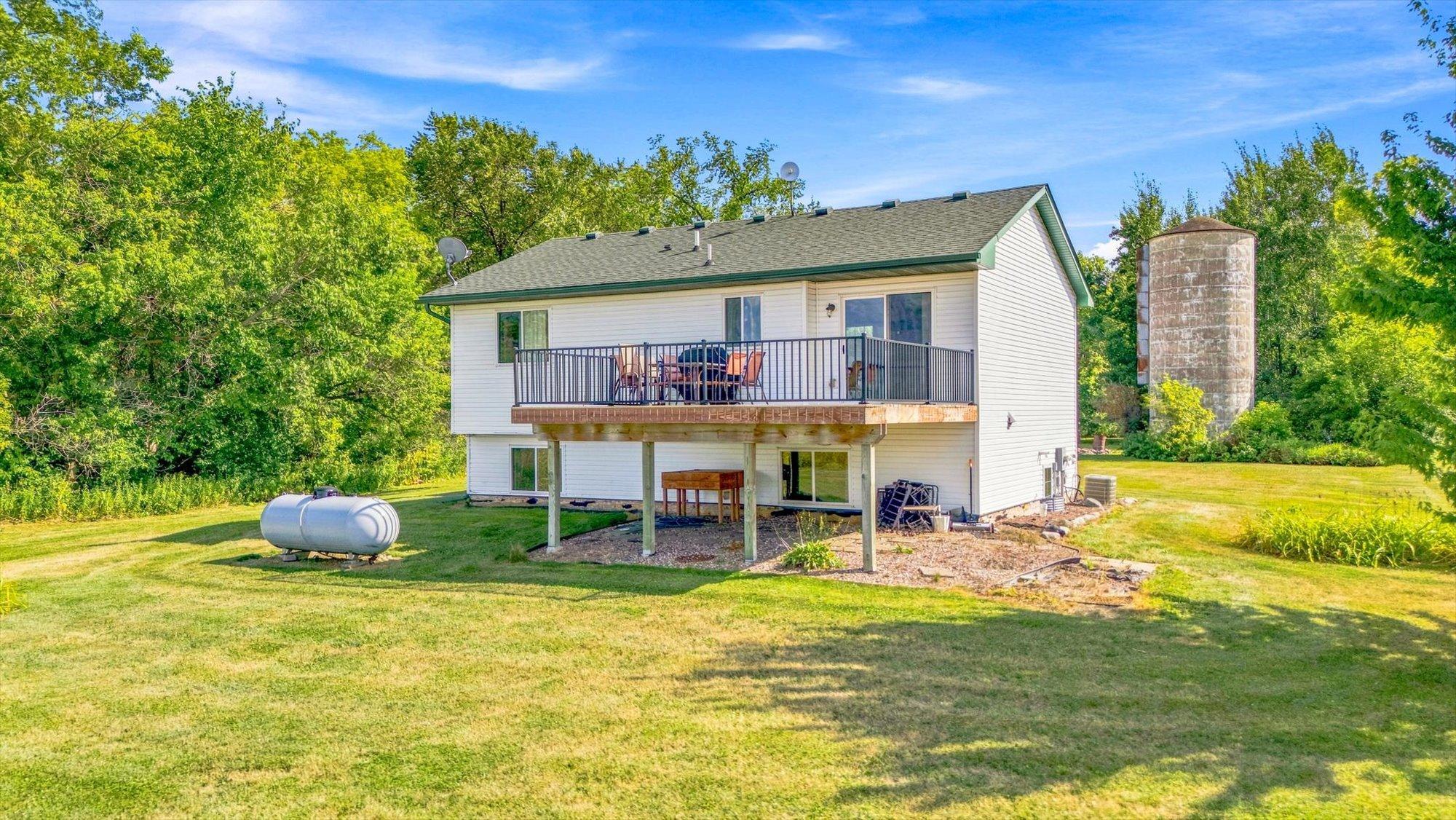 main property photo 41