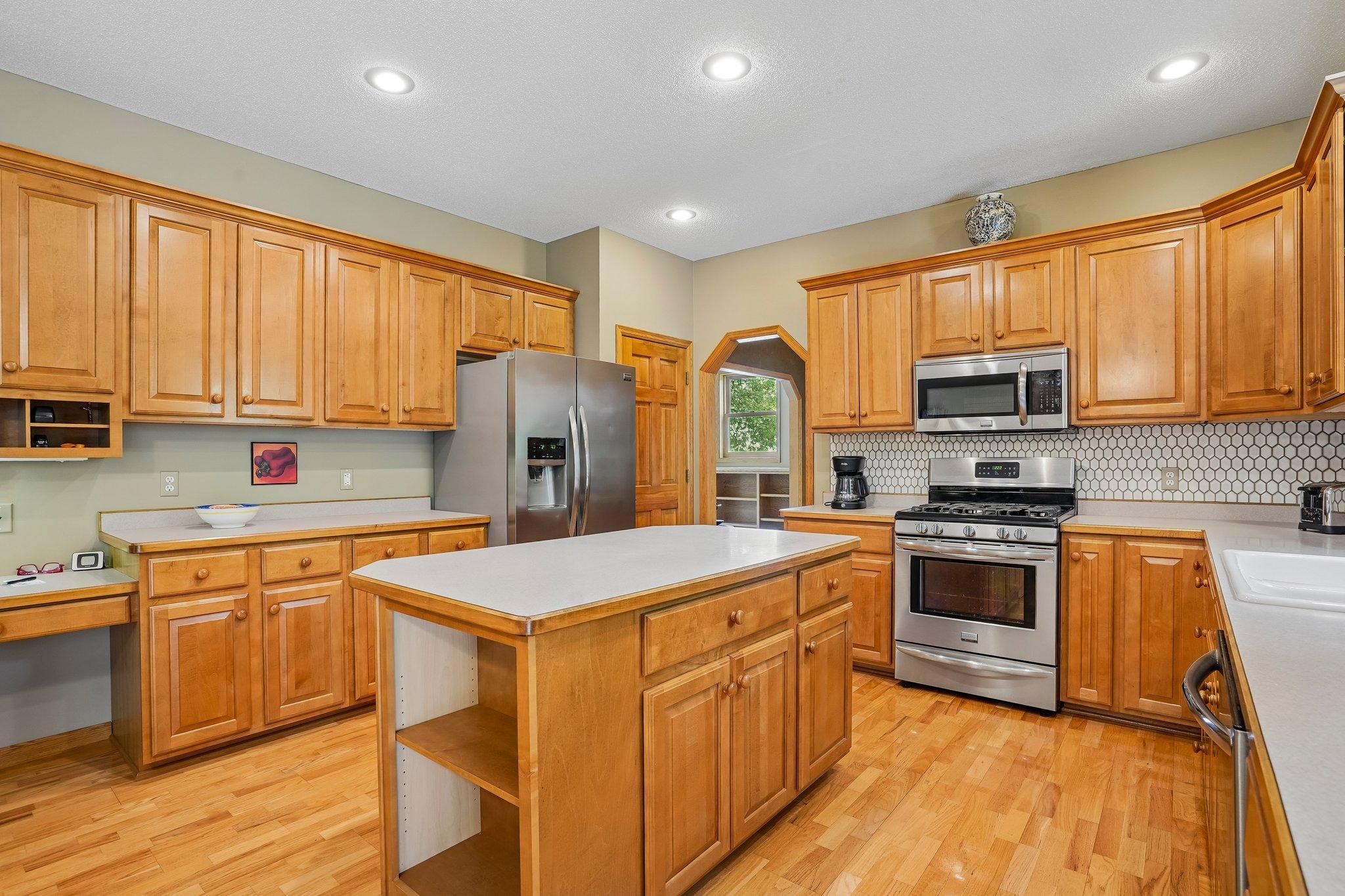 main property photo 8