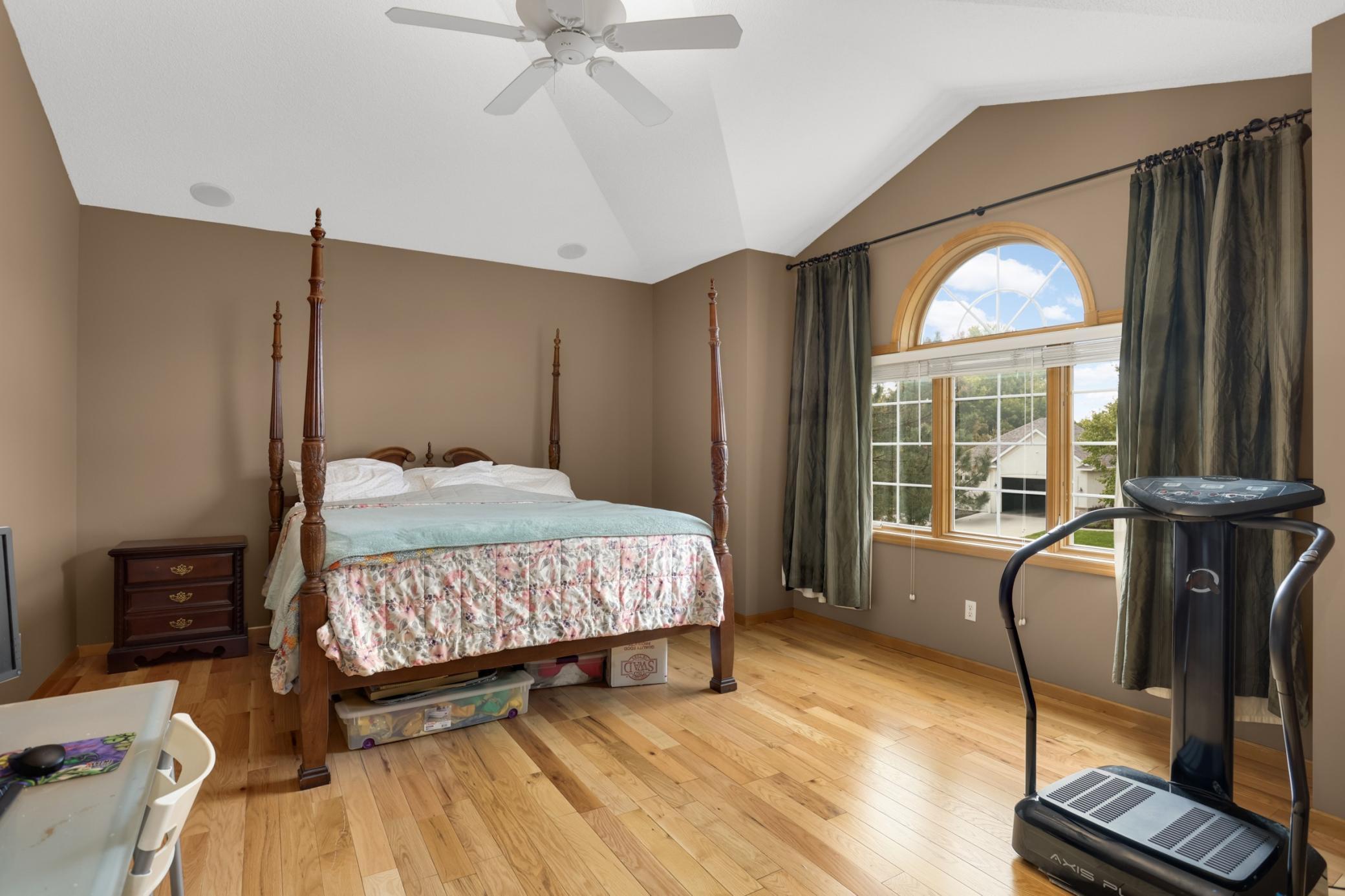 main property photo 10