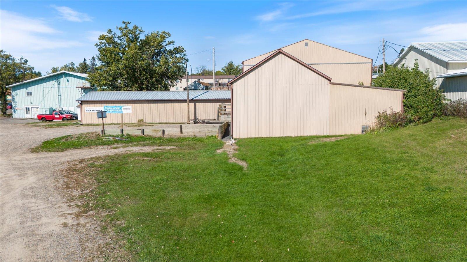 main property photo 17