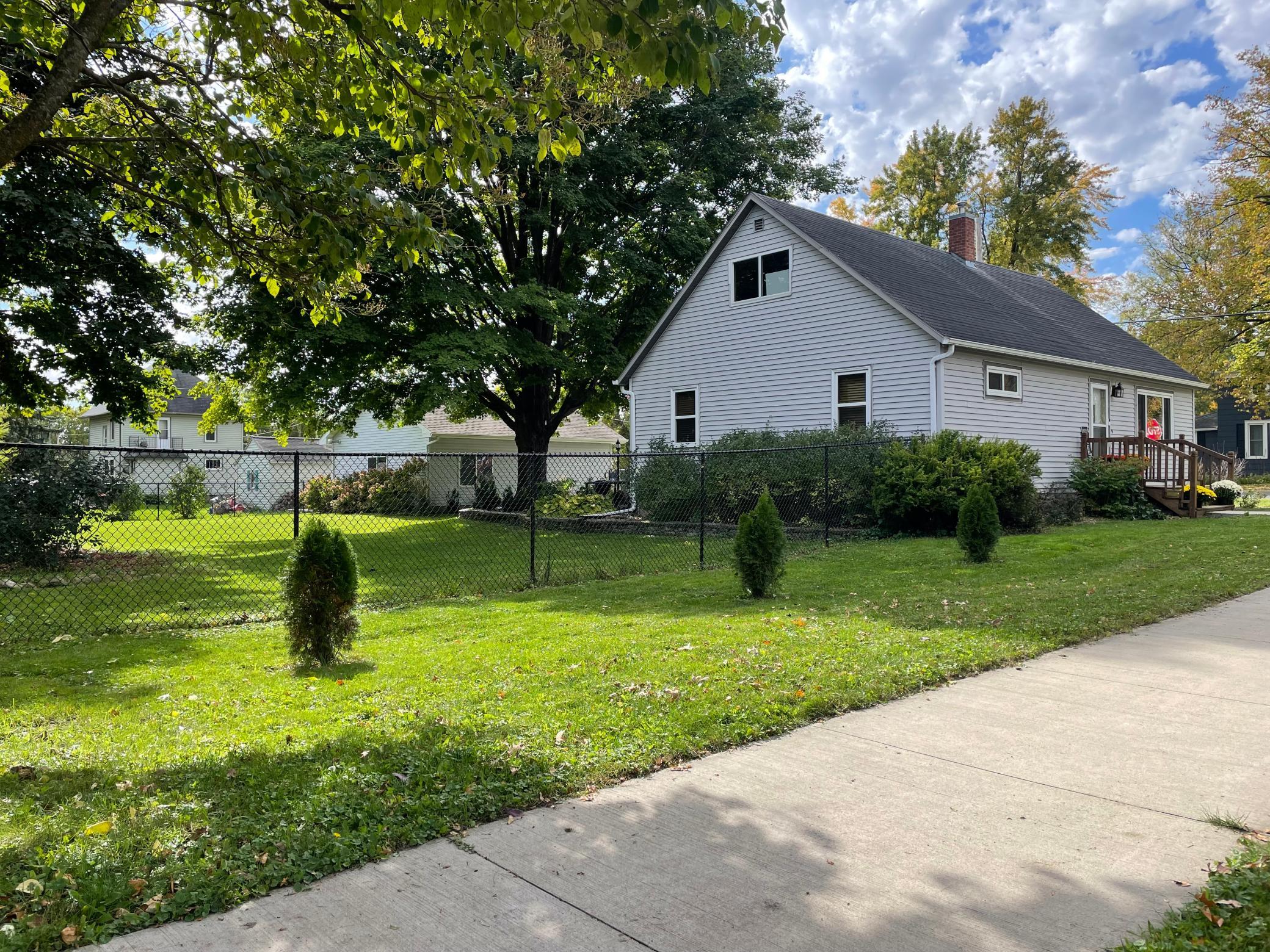 main property photo 30