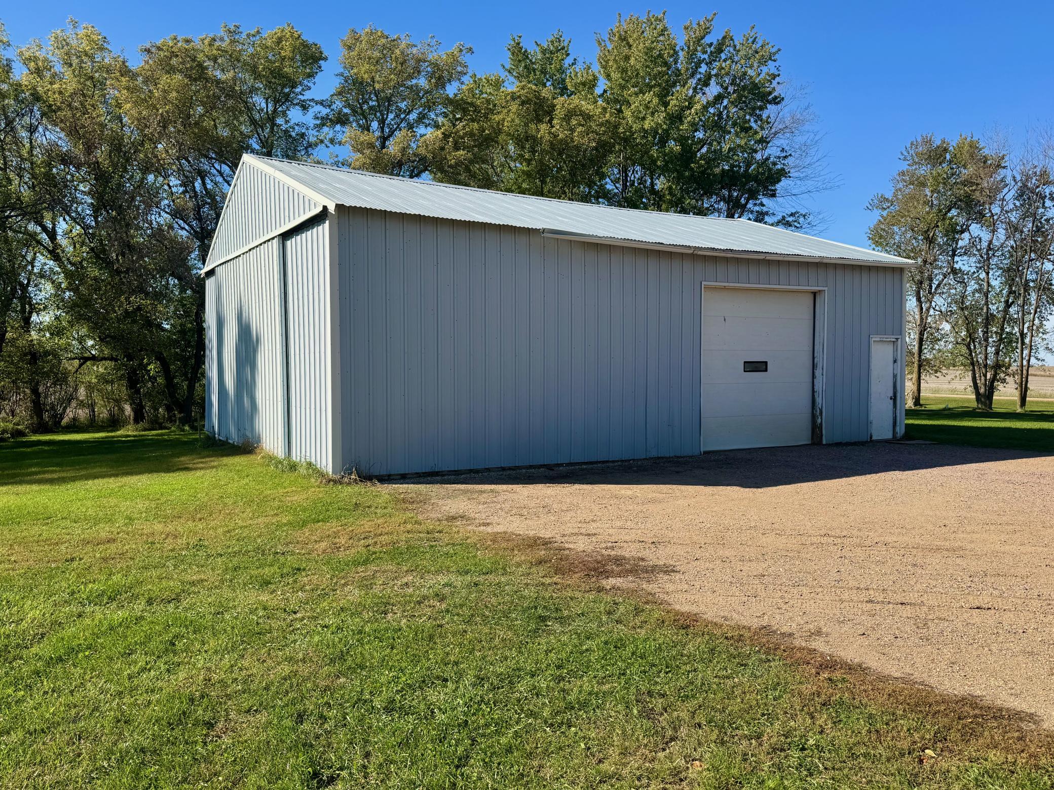 main property photo 20