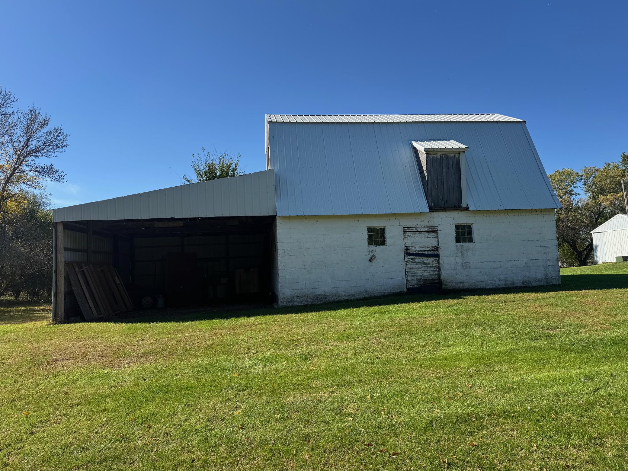 main property photo 24
