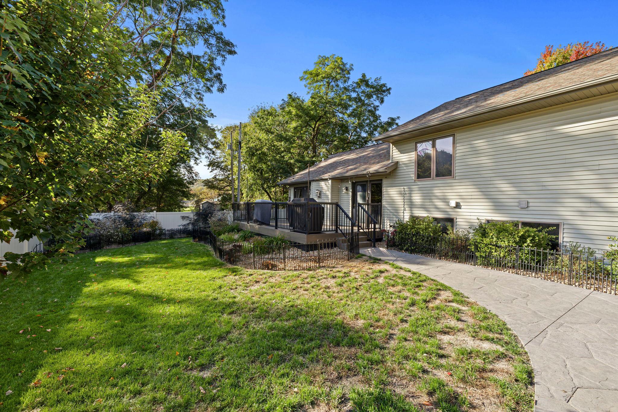 main property photo 32