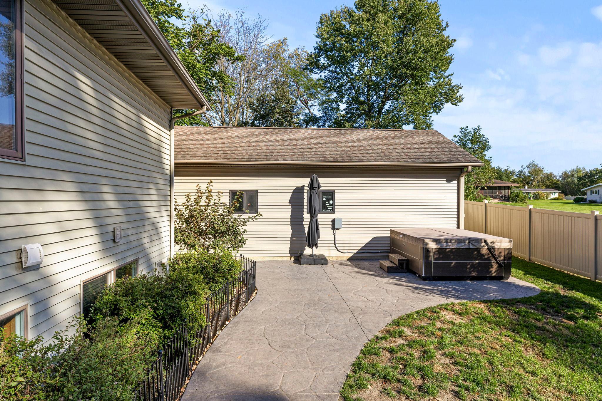 main property photo 33