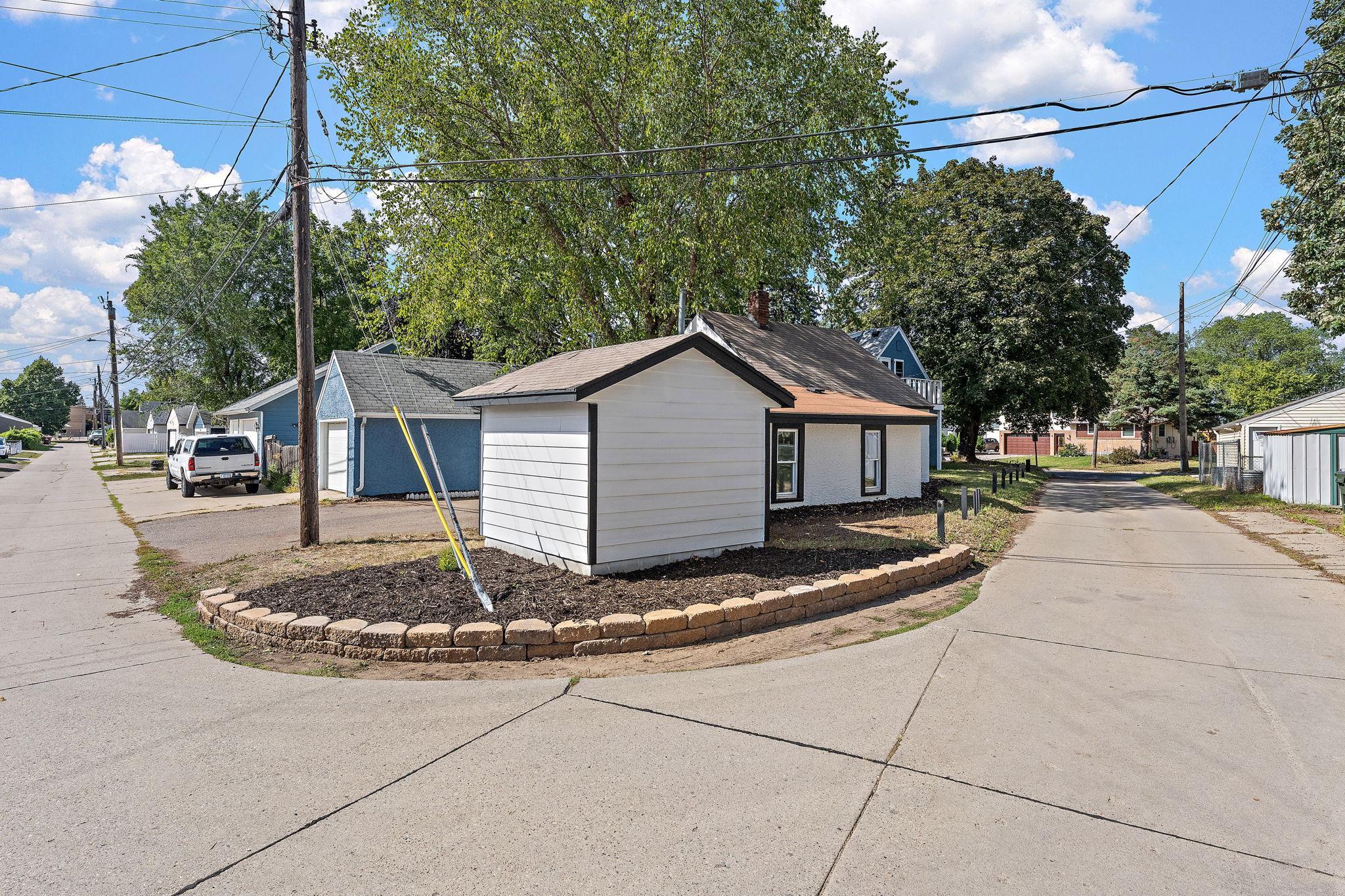 main property photo 20