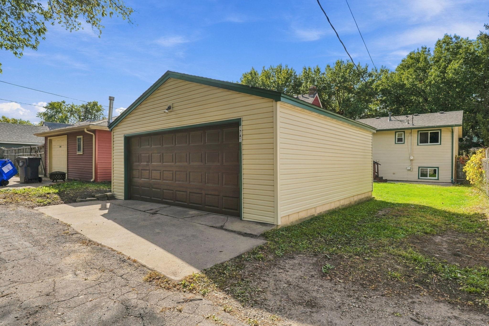 main property photo 25