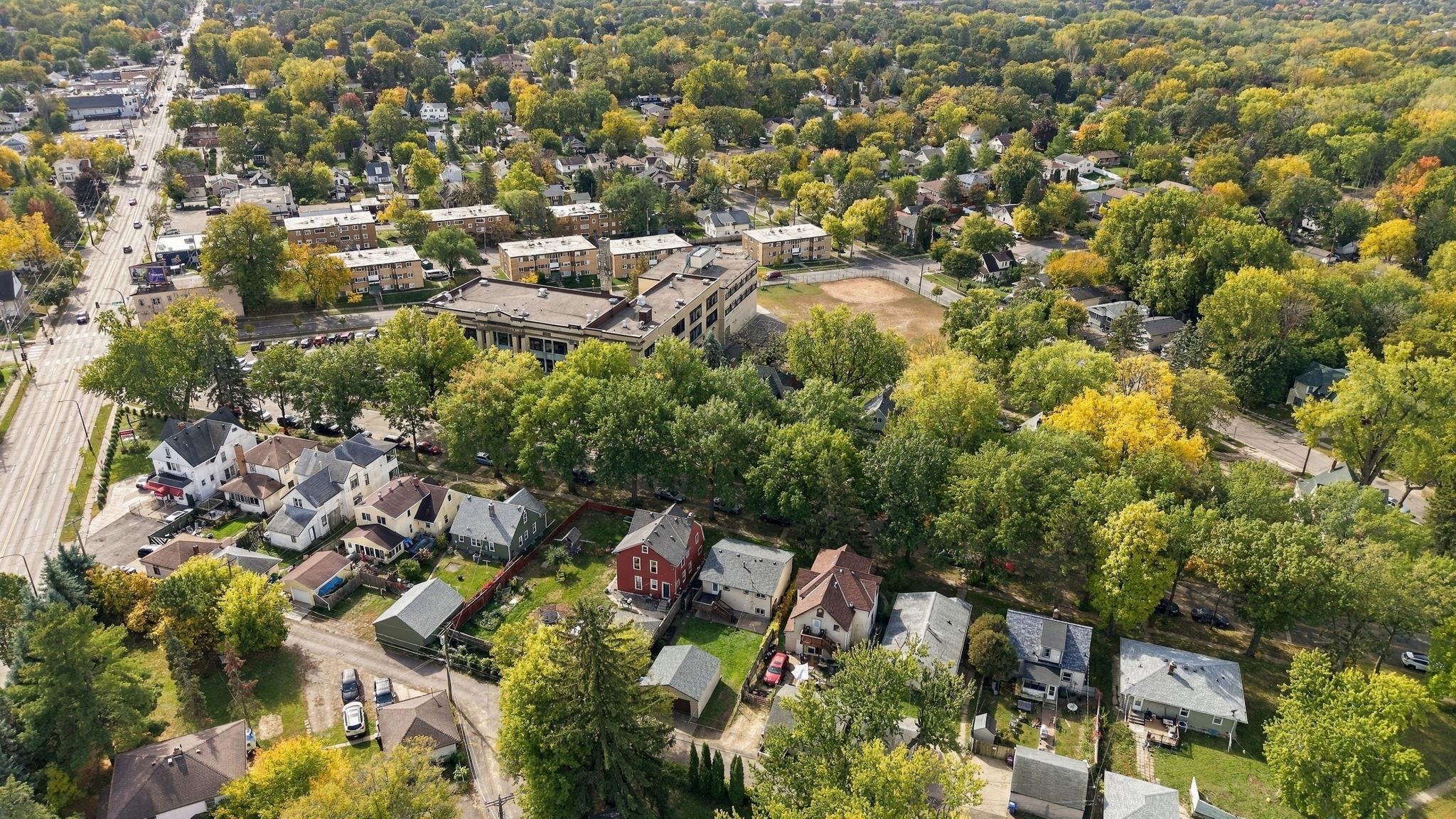main property photo 28