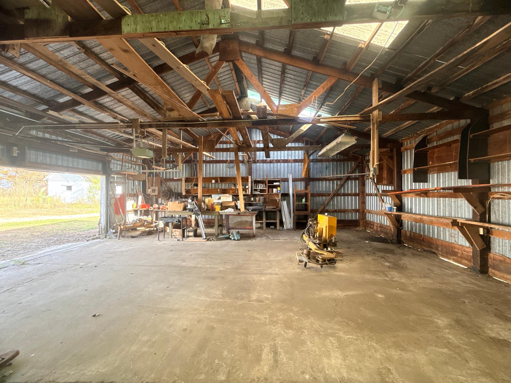main property photo 20
