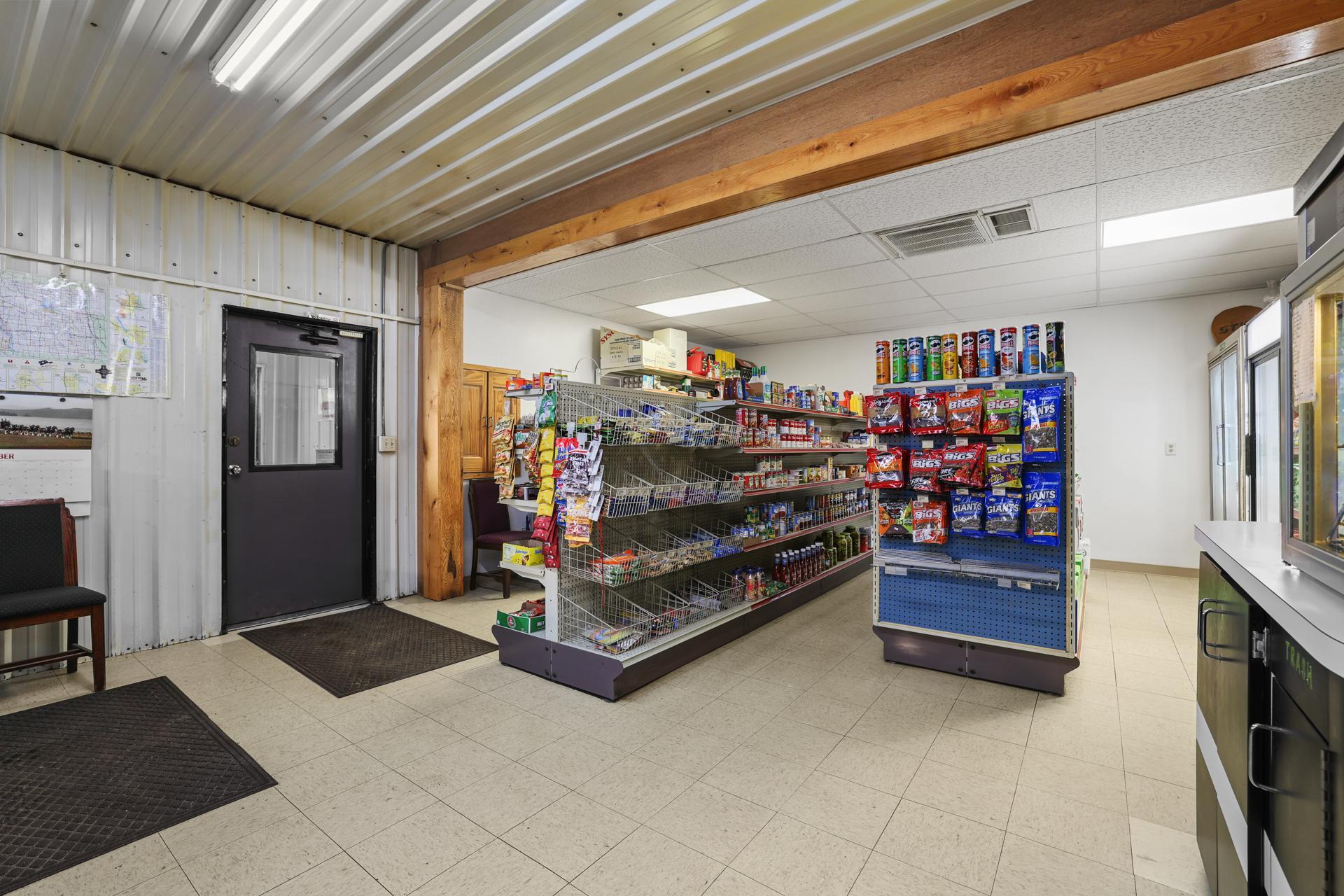 main property photo 25
