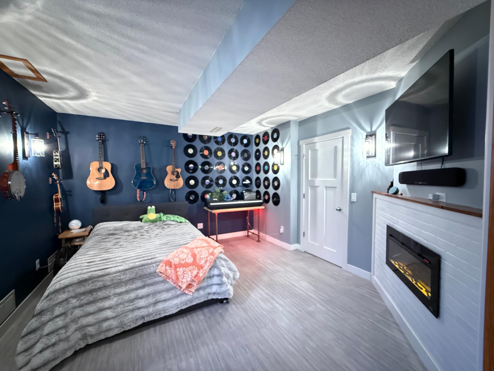 main property photo 25