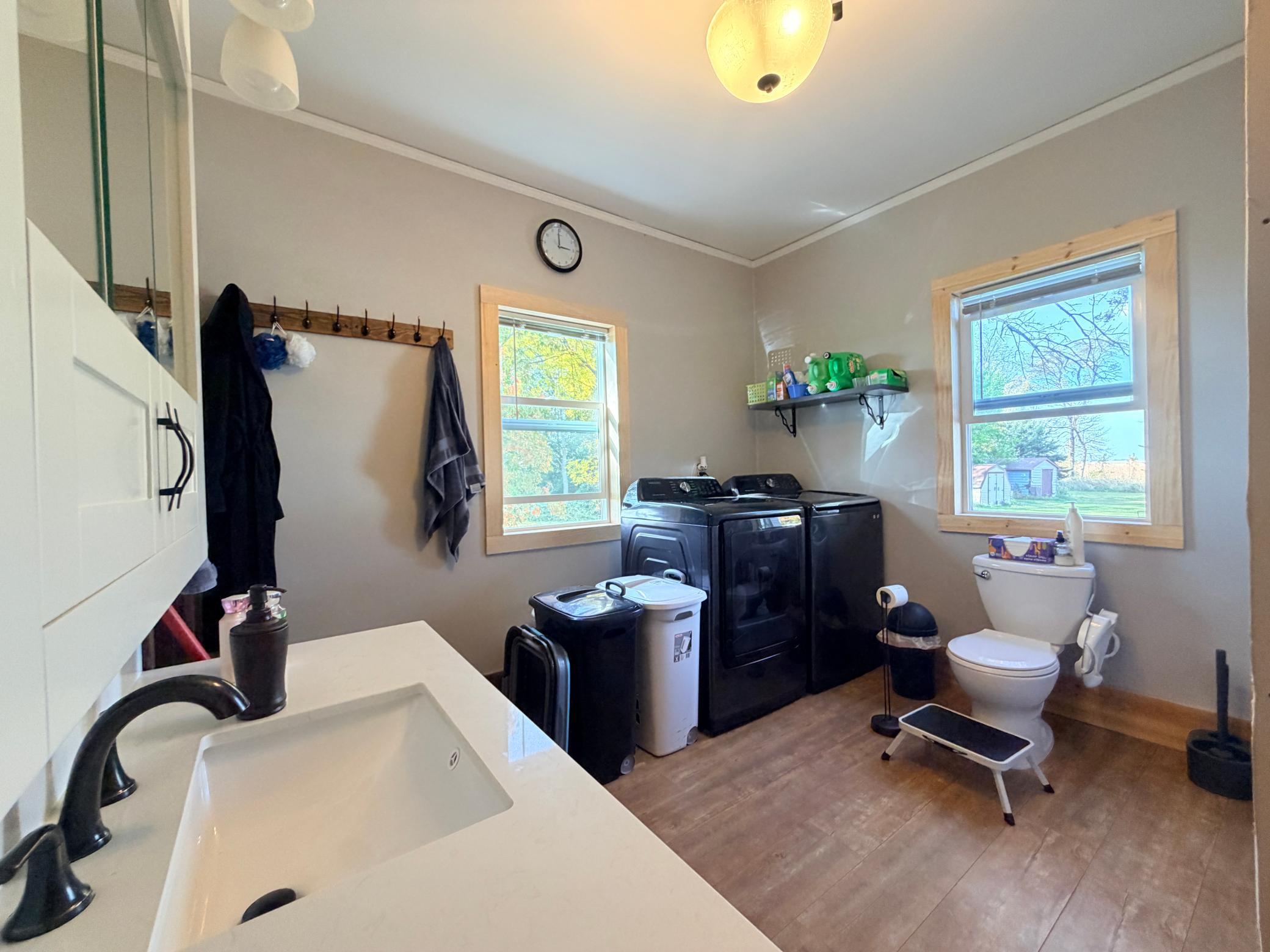 main property photo 8