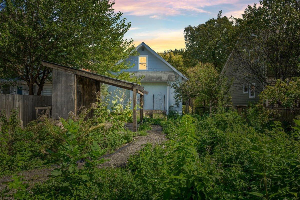main property photo 23