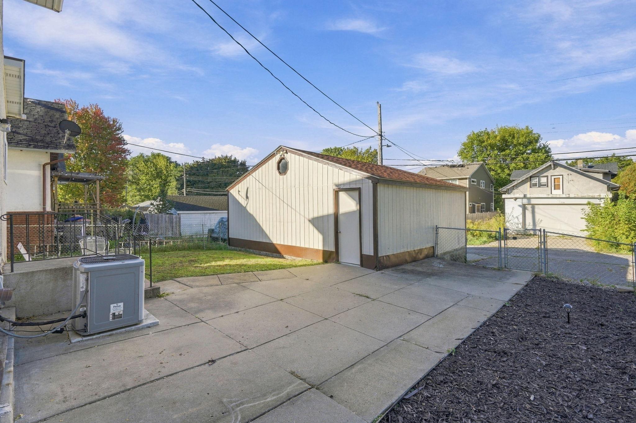 main property photo 38