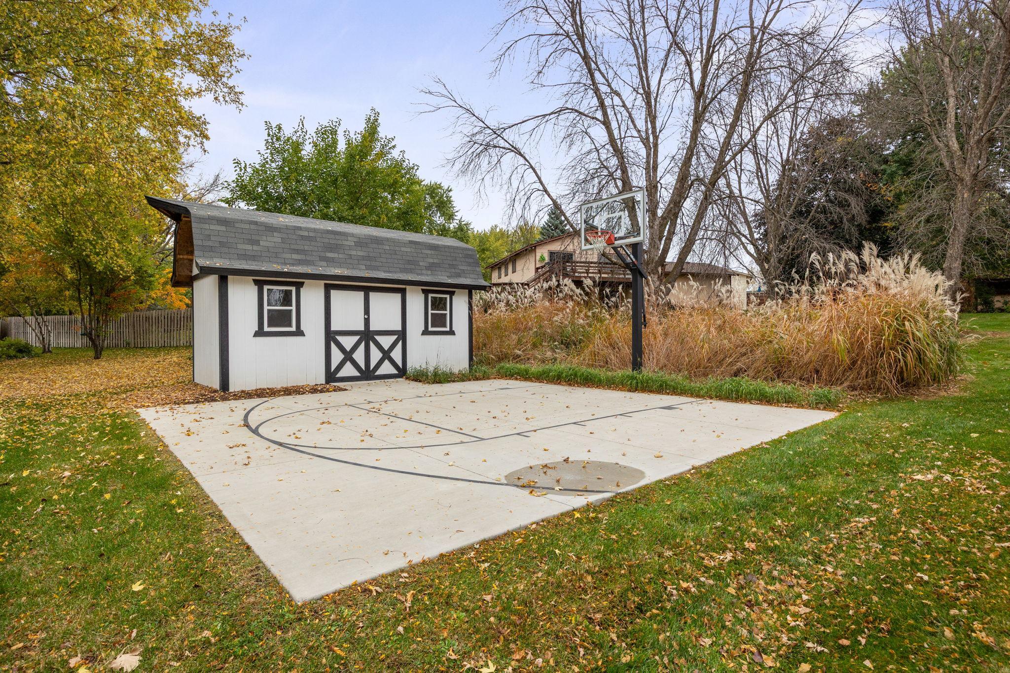 main property photo 28