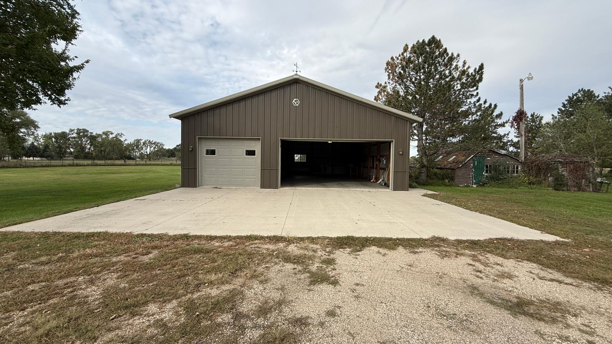 main property photo 50