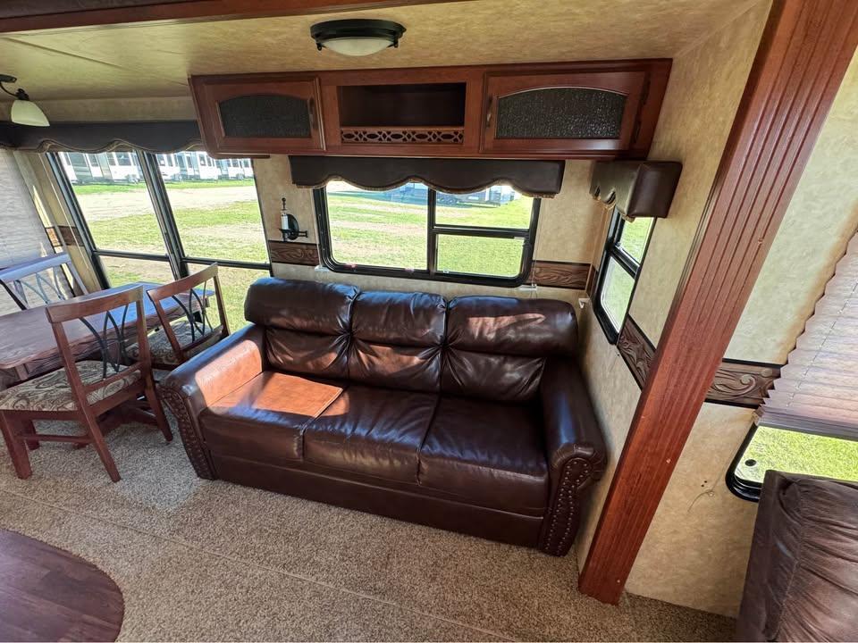 main property photo 40