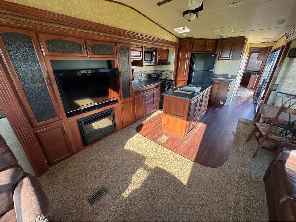 main property photo 41