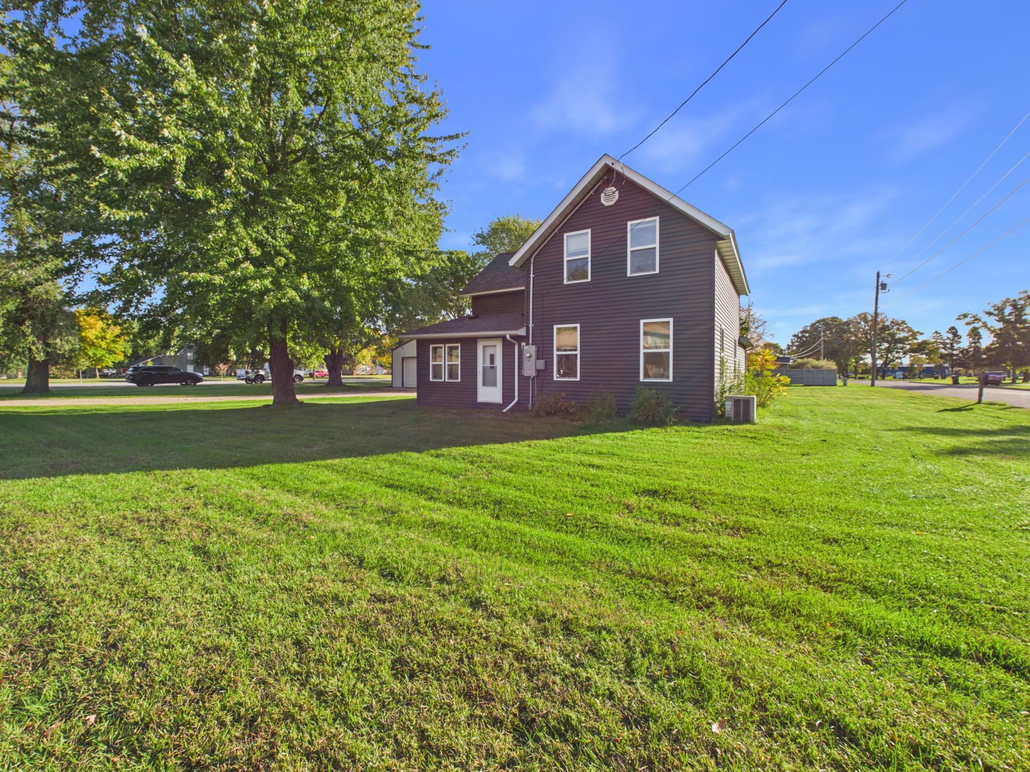 main property photo 5