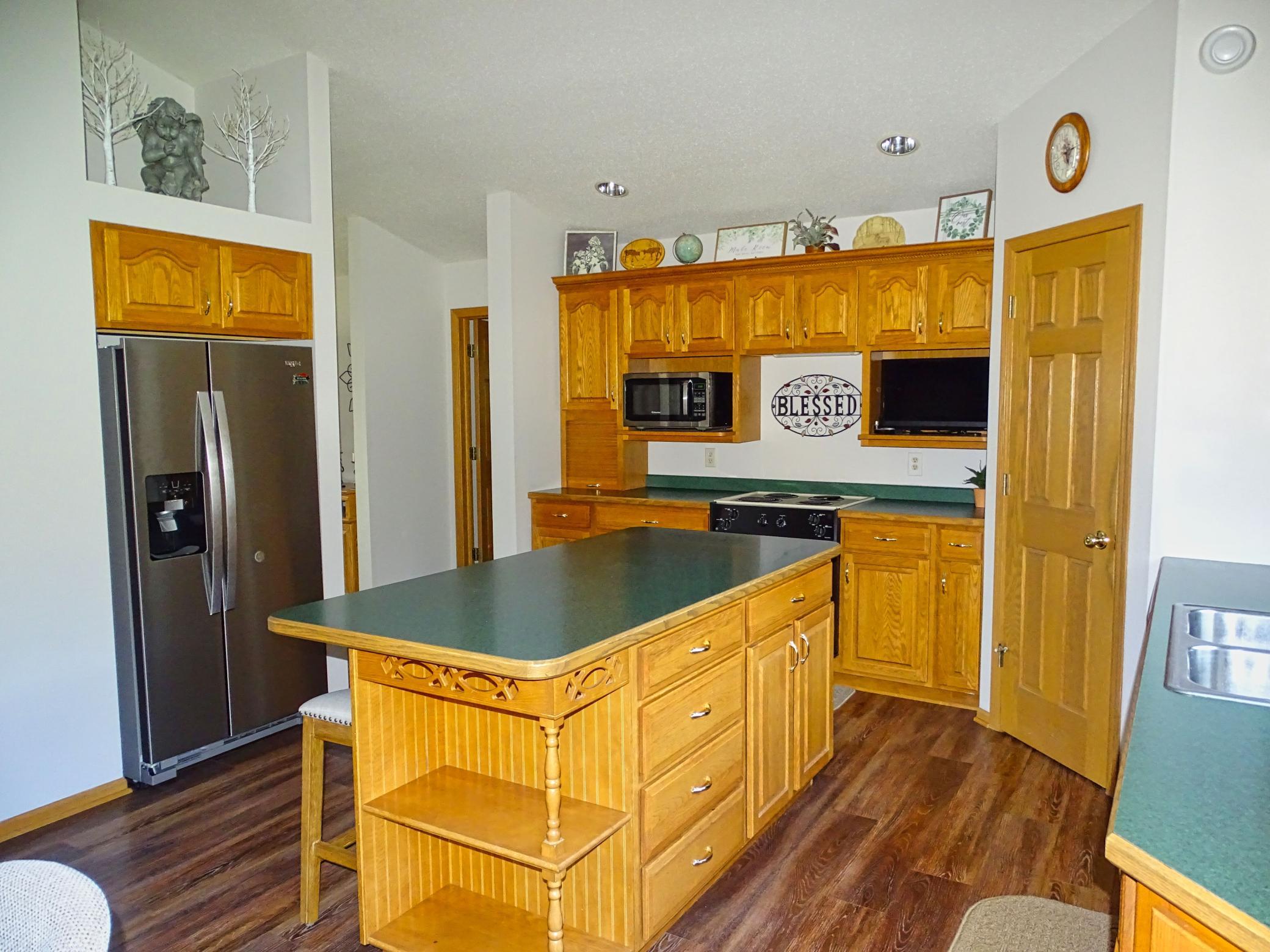 main property photo 23