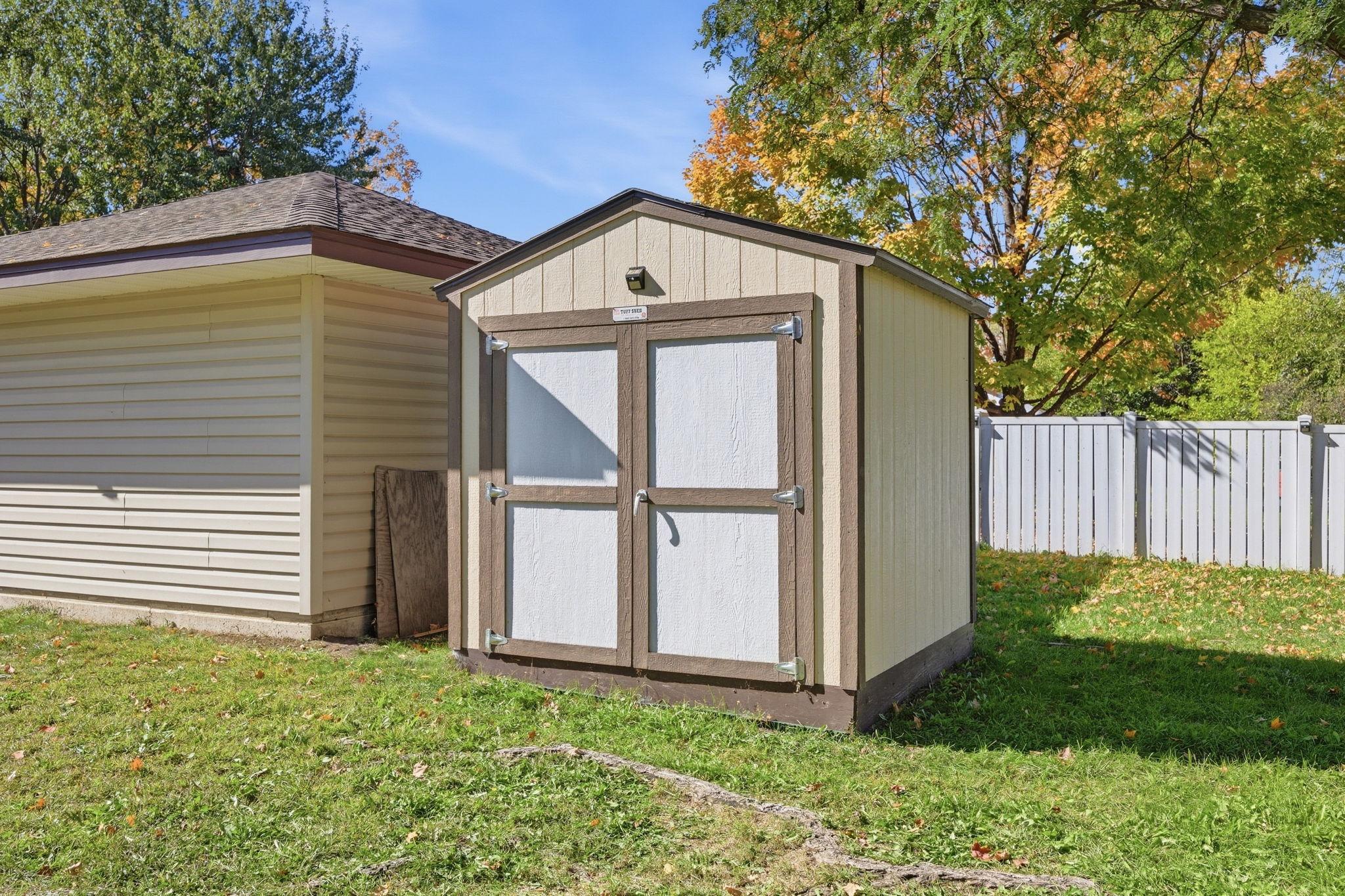 main property photo 19